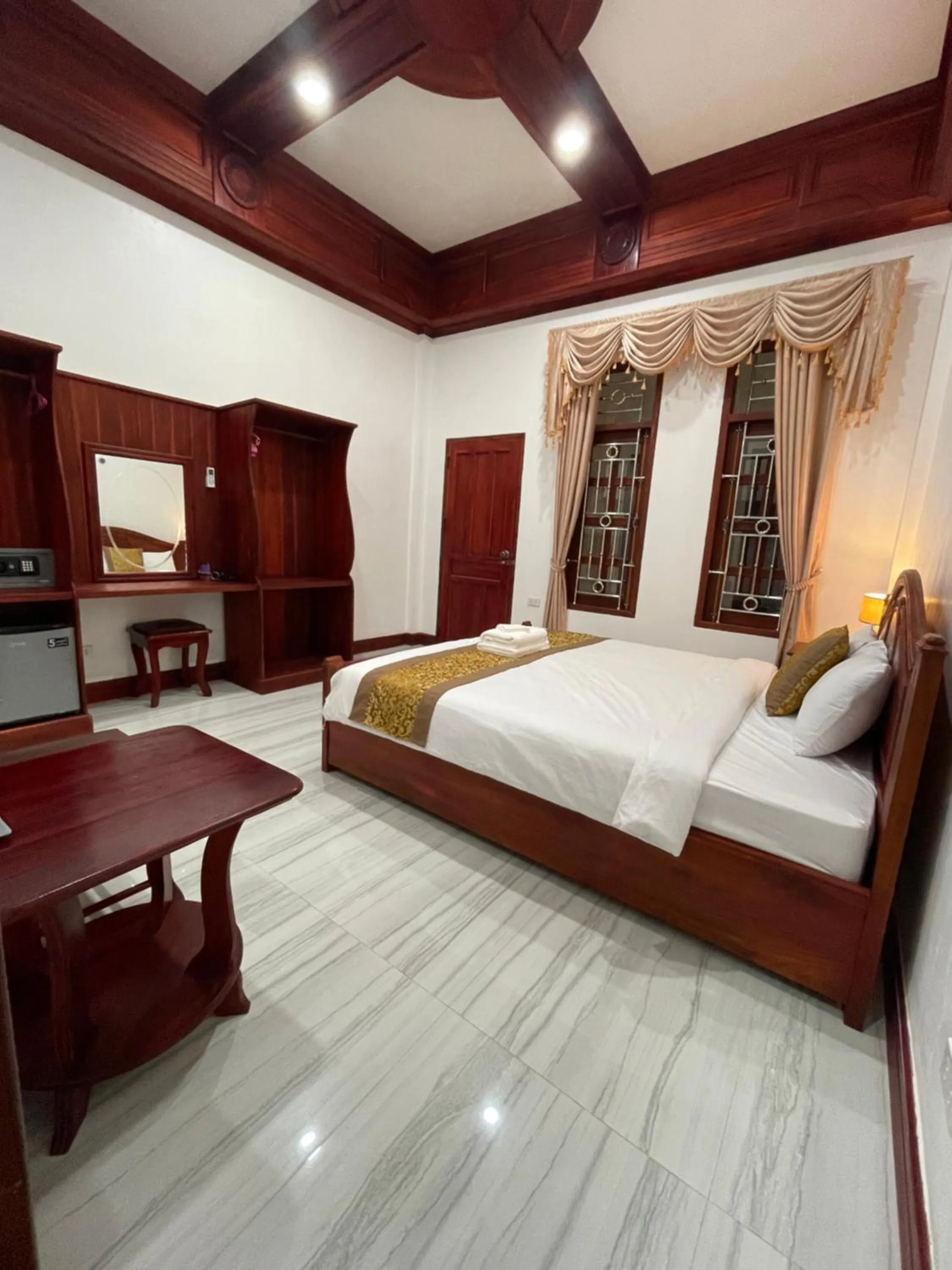 Superior Double Room in PhaiLin Hotel