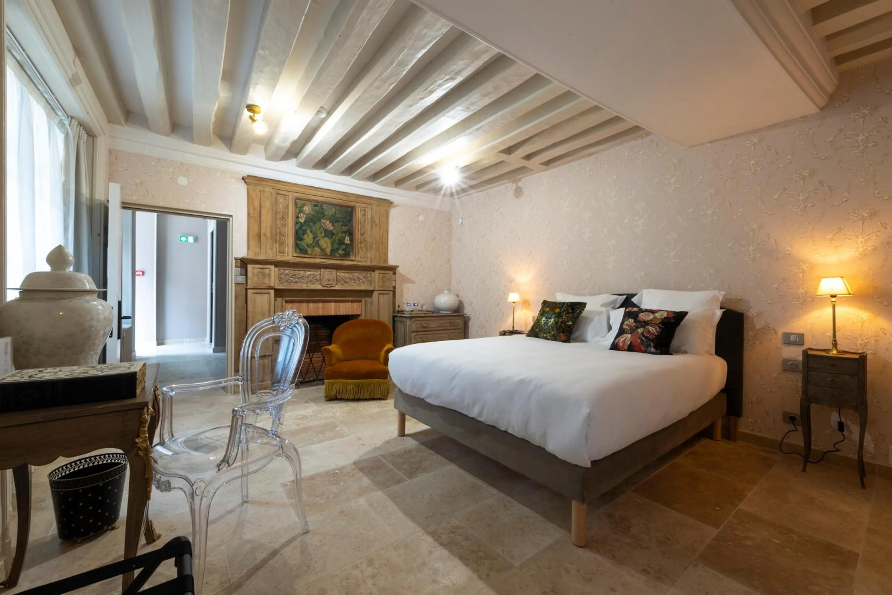 Double Room - Disability Access in Hôtel de la Poste à Avallon, Bourgogne