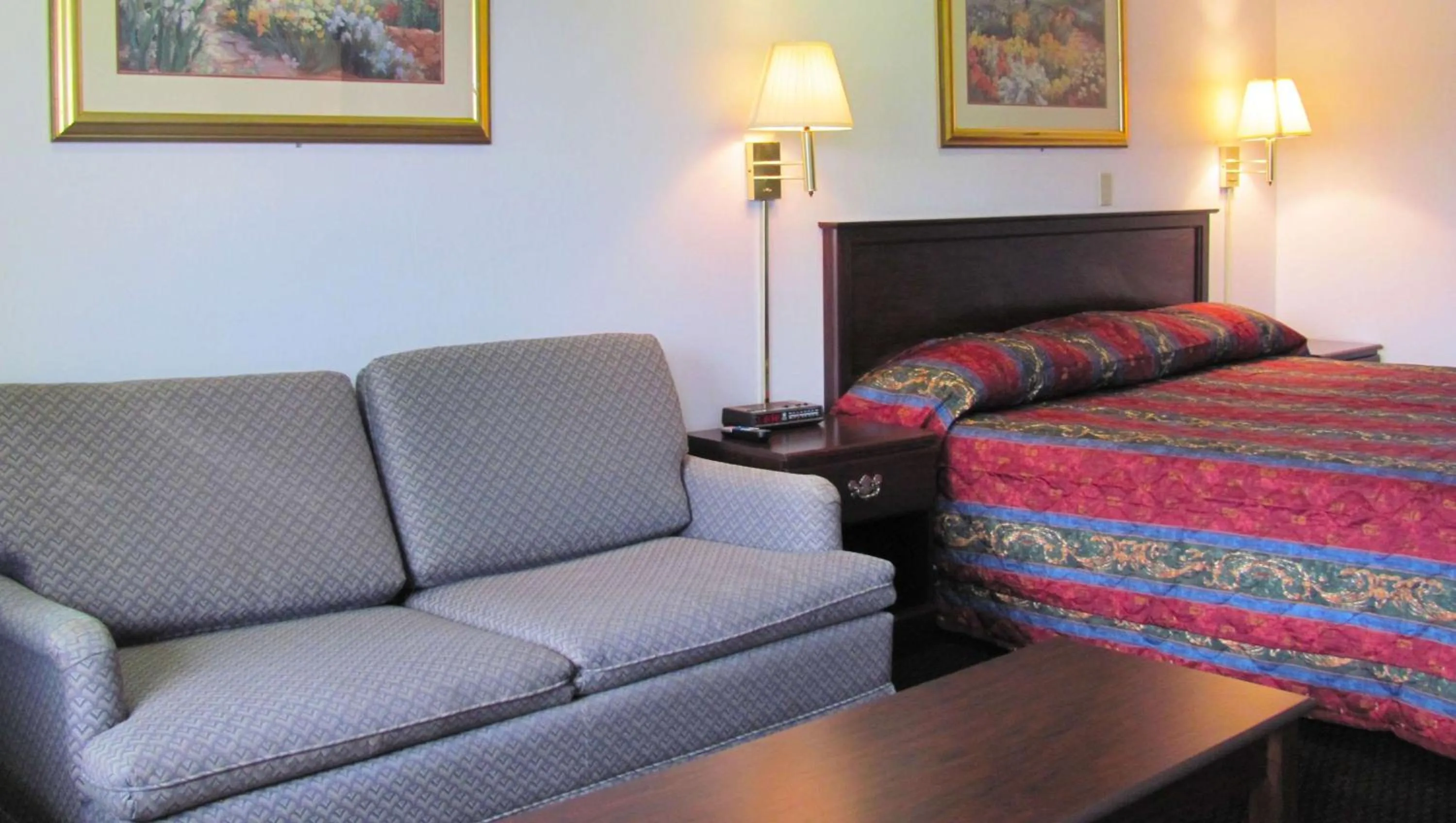 King Room - Smoking  in M Star Columbus North