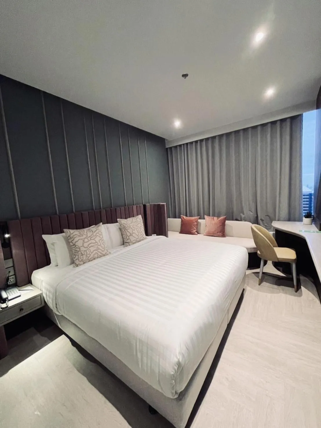 Superior King Room in The Quarter Ratchayothin by UHG