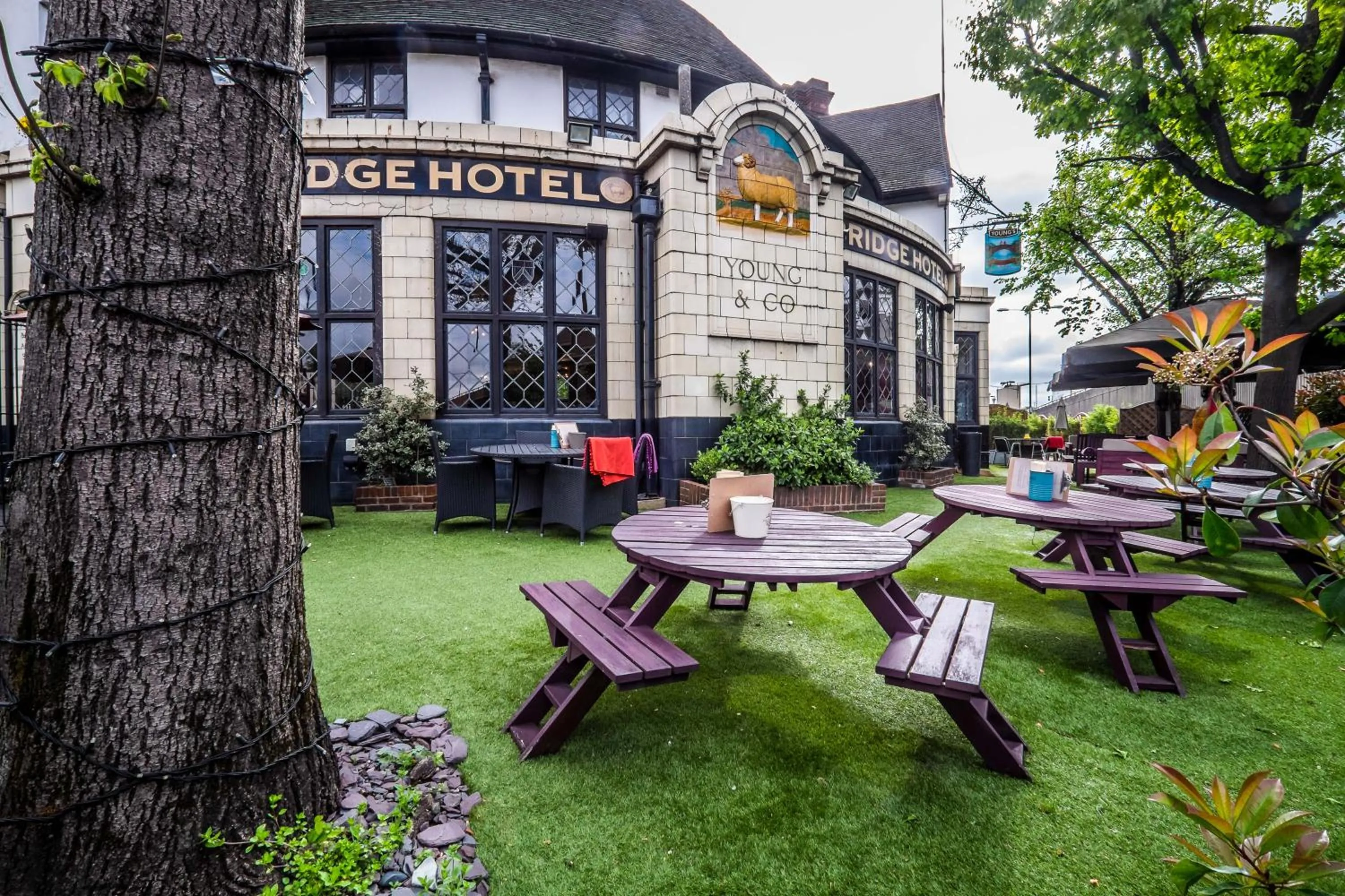 Patio in Bridge Hotel