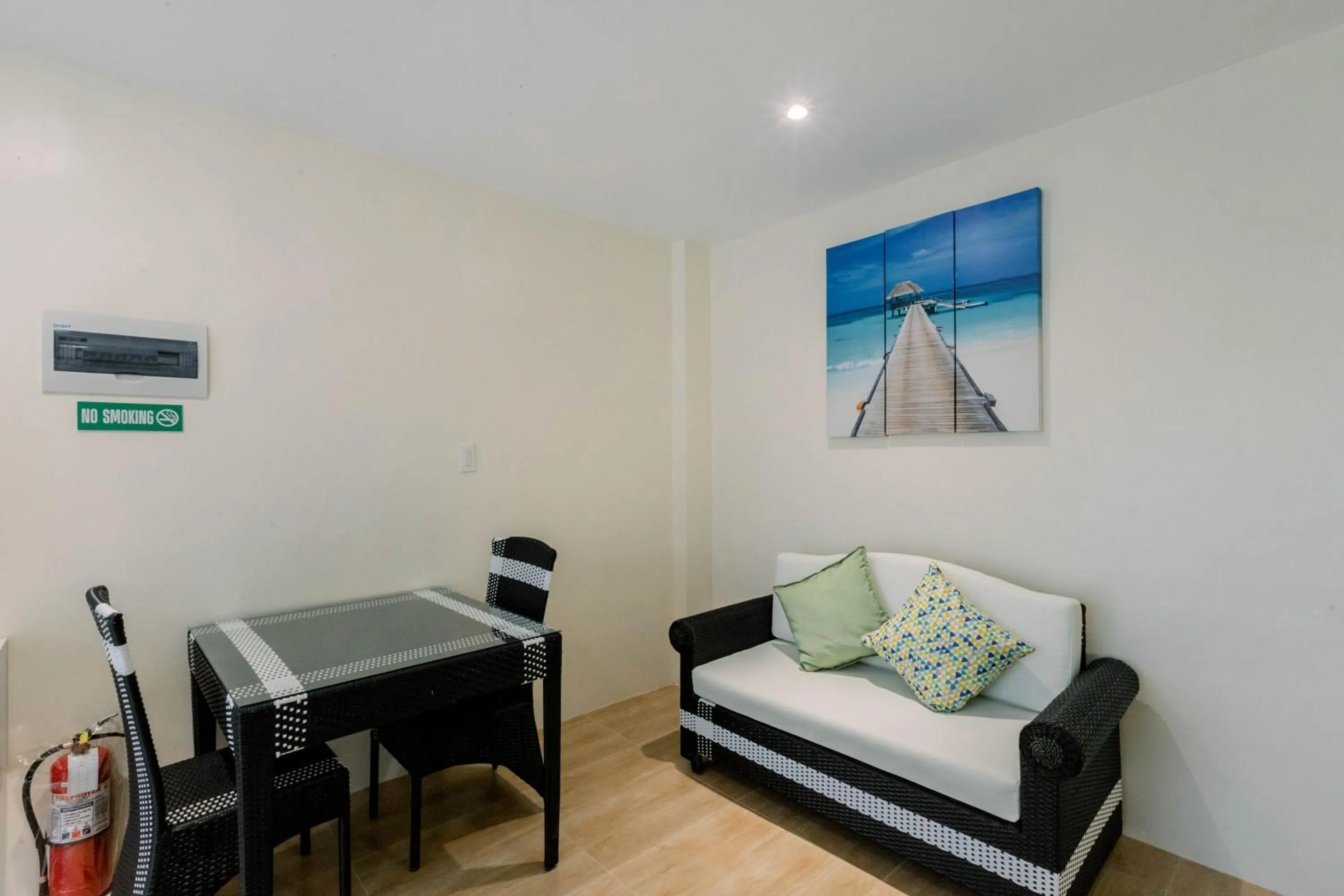 Deluxe Queen Room in Sonrisa Resort De Playa by Hiverooms