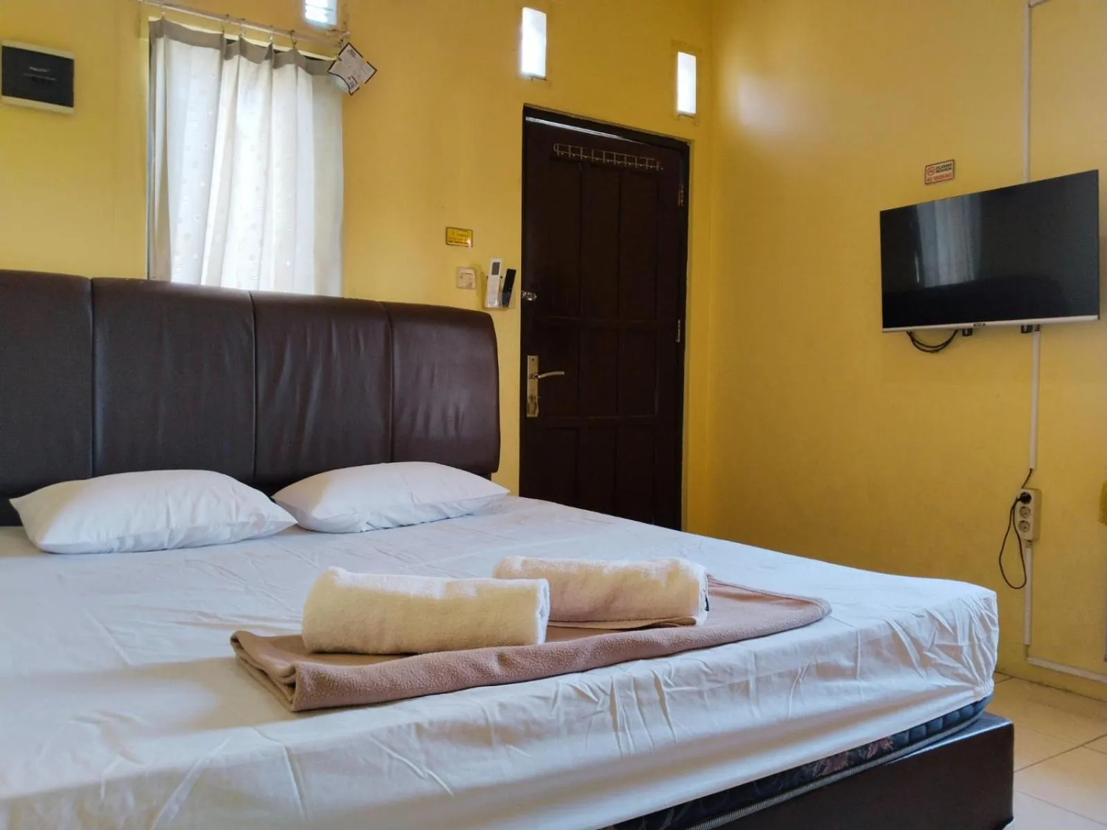 Double Room in Risqia Homestay Syariah by Cocotel