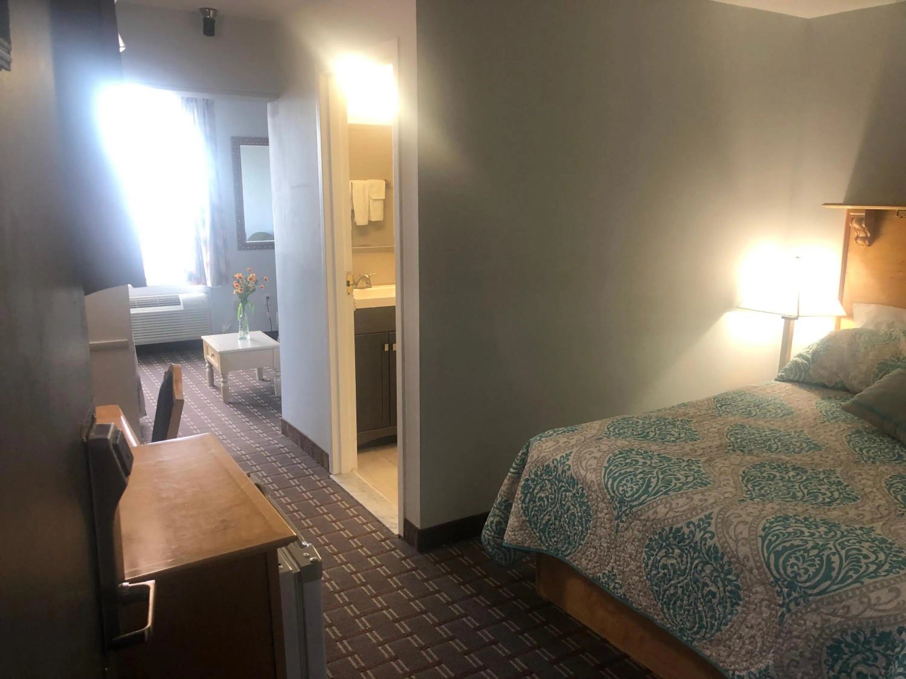 Full Ocean view 1 Queen Bed with Private Balcony in The Atlantic House