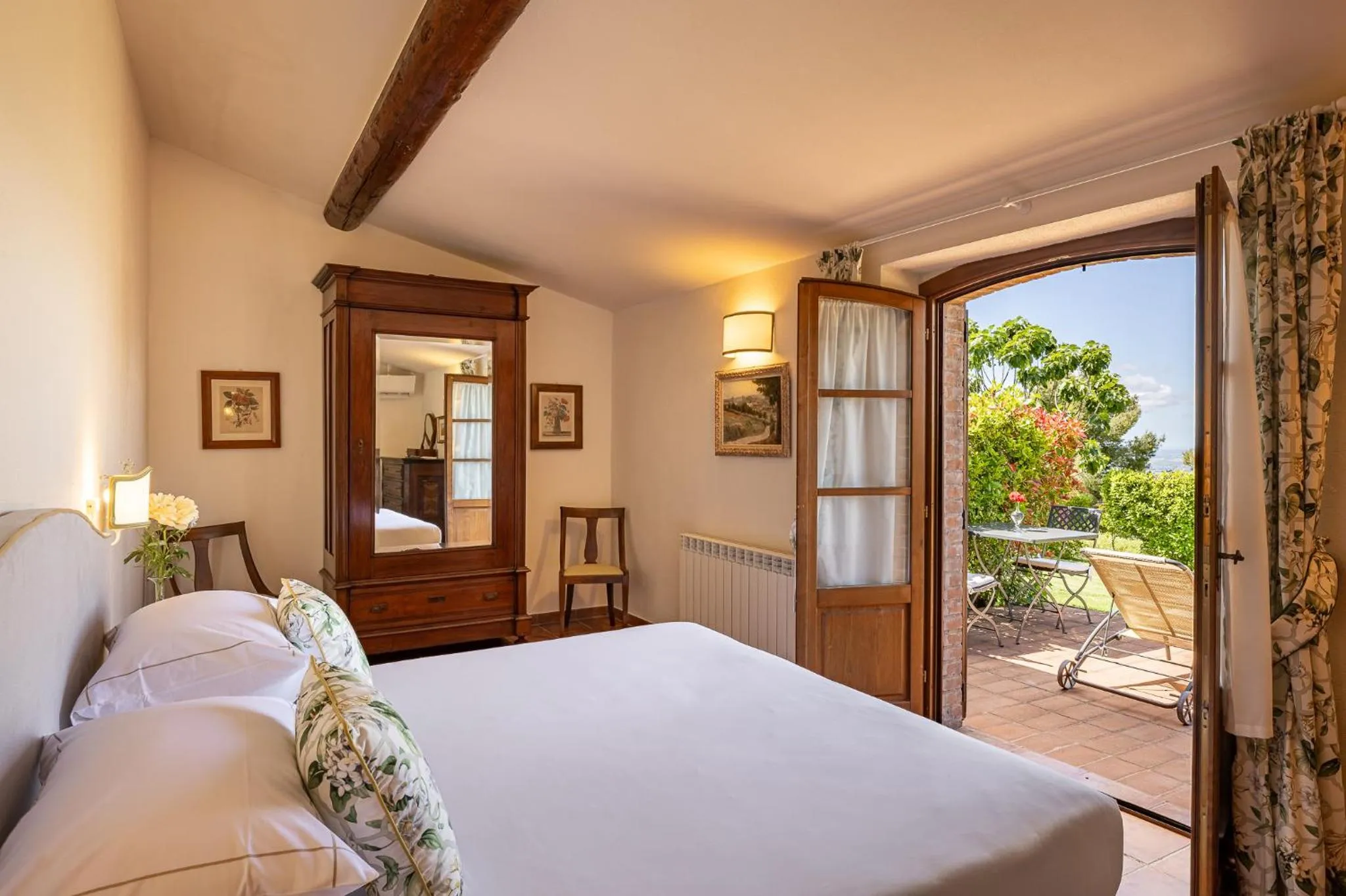 Superior Suite with Garden in Wine Relais In Montecucco - ColleMassari Hospitality