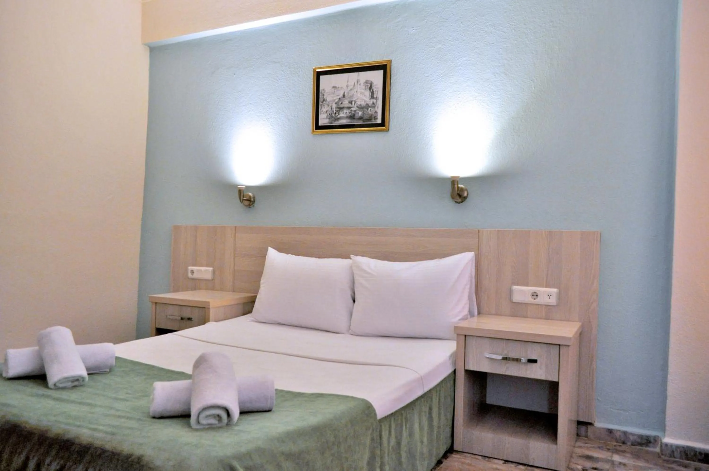 Standard Double or Twin Room with Balcony - single occupancy in Native Hotel