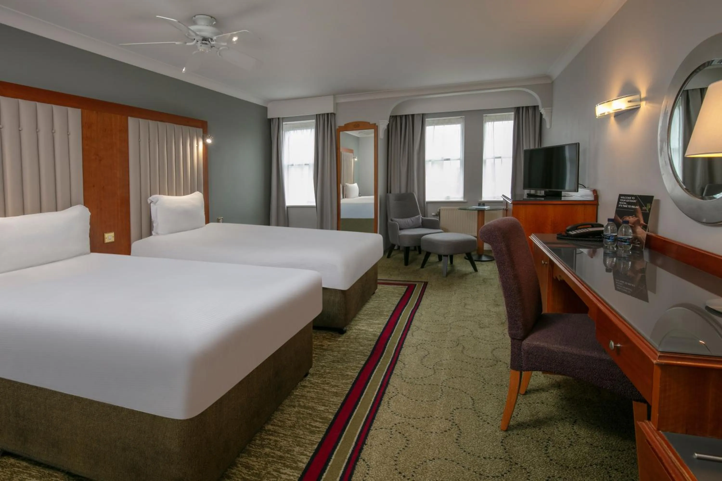 Classic Twin Room in The Park Royal Hotel & Spa