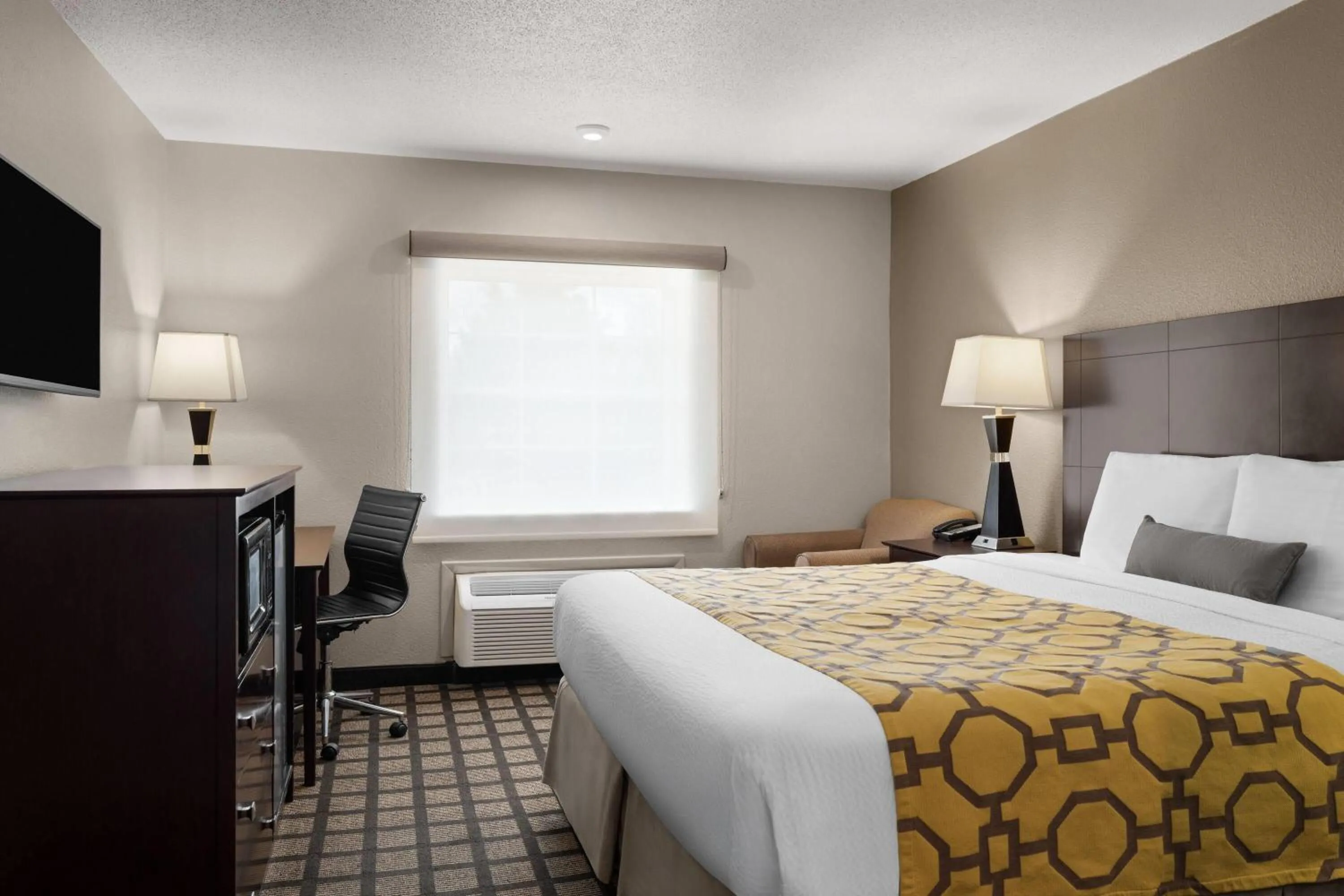 King Room - Non-Smoking in Baymont by Wyndham Jefferson City