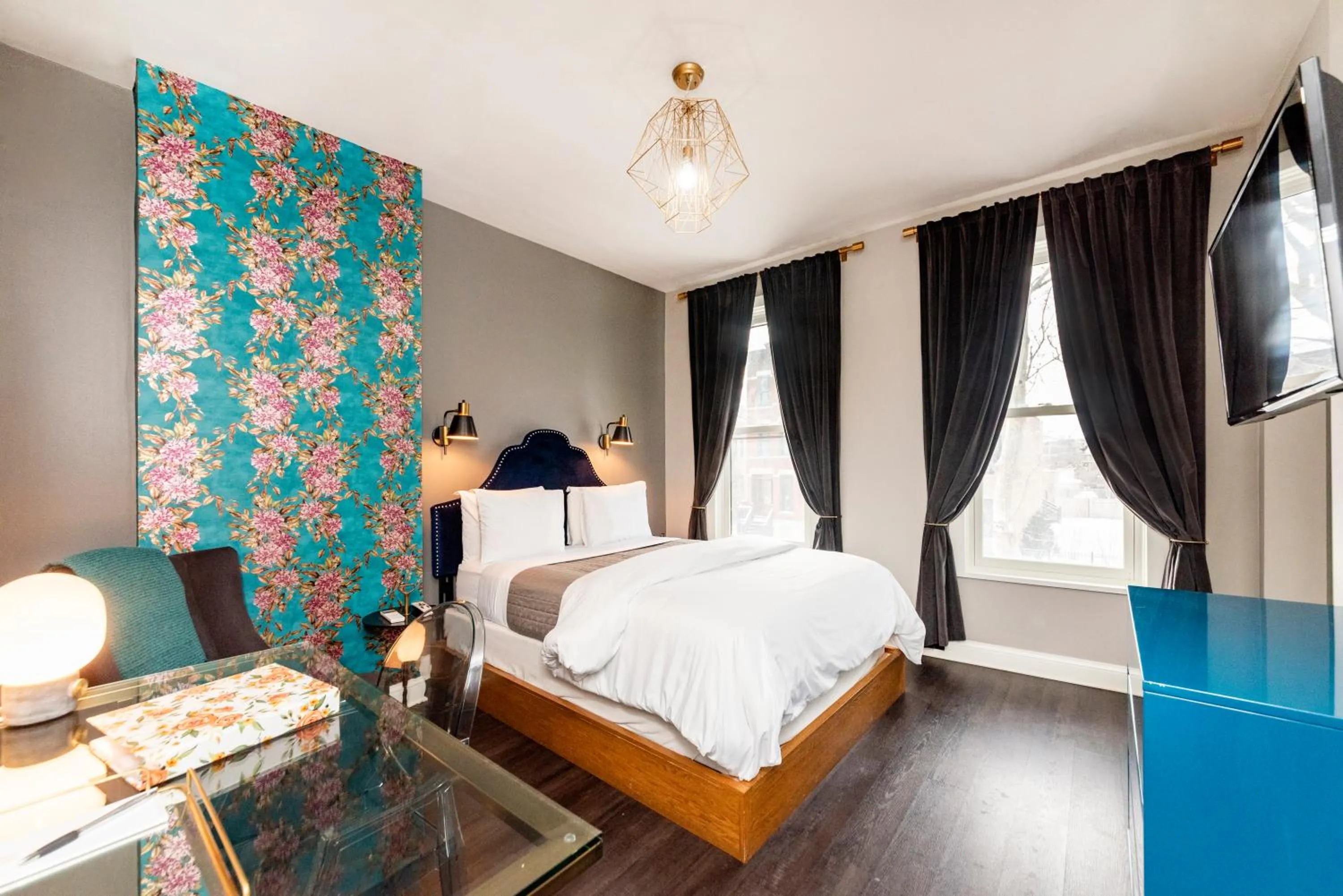 Queen Room in Wicker Park Inn