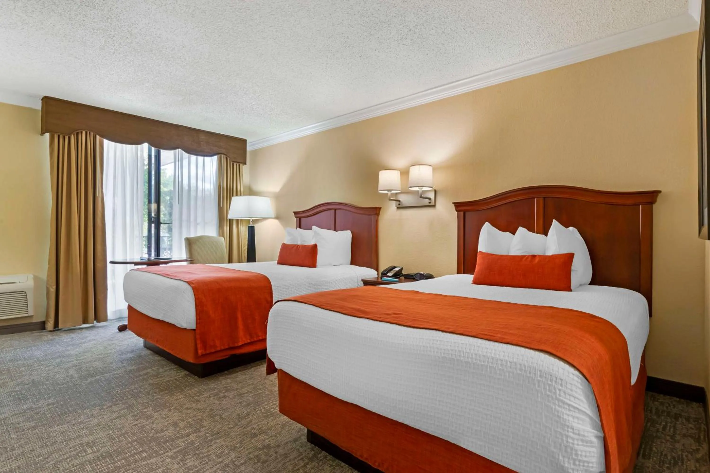 Double Room with Two Double Beds and Bath Tub - Mobility Accessible/Non-Smoking in Best Western Plus Burlington