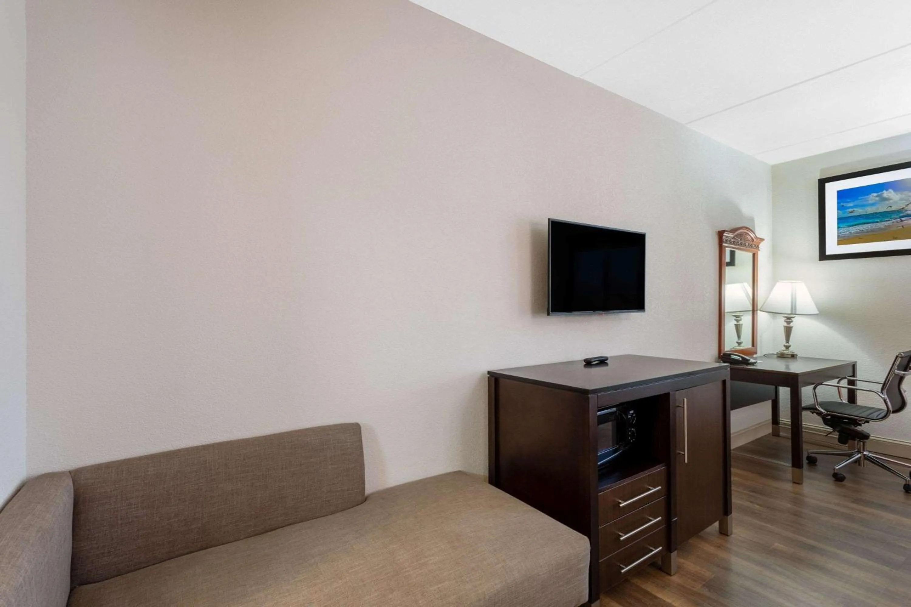 Queen Room with Two Queen Beds - Non-Smoking in Ramada by Wyndham Panama City