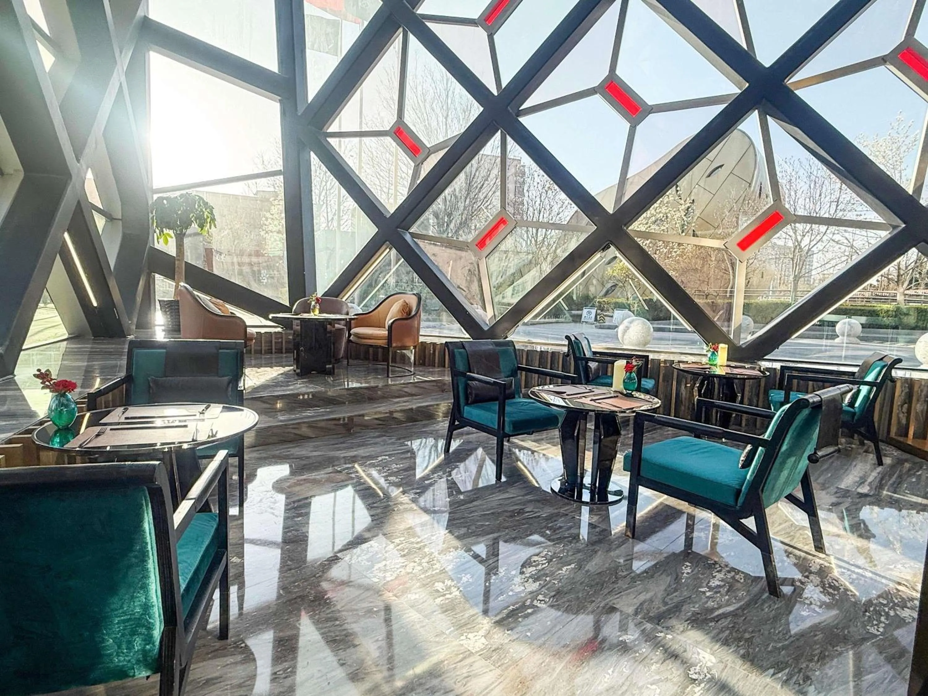 Luxury Twin Room with Club Access inclusive Mini Bar and 20% discount in Chinese Restaurant  in Sofitel Beijing Central