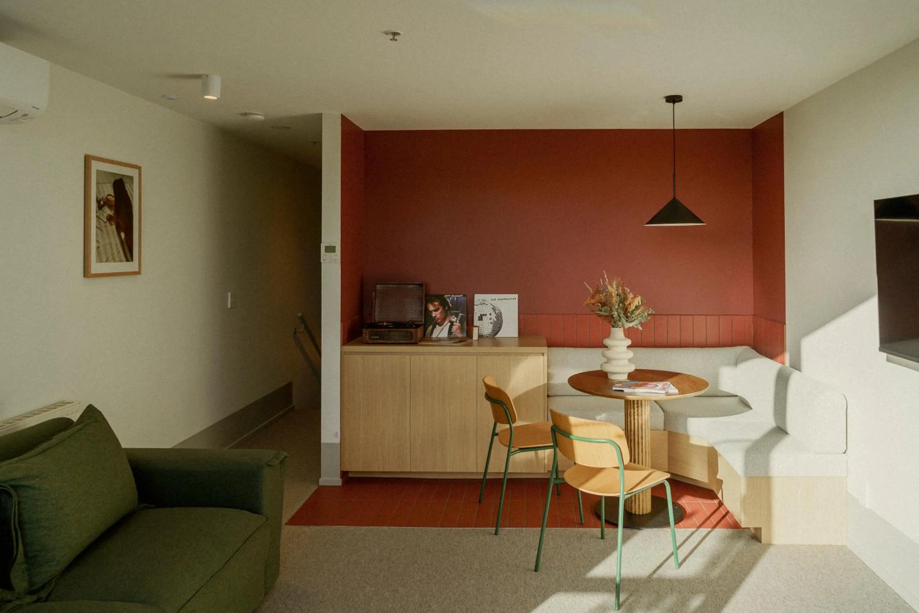 Loft Suite with Two Queen Rooms in Drifter Christchurch