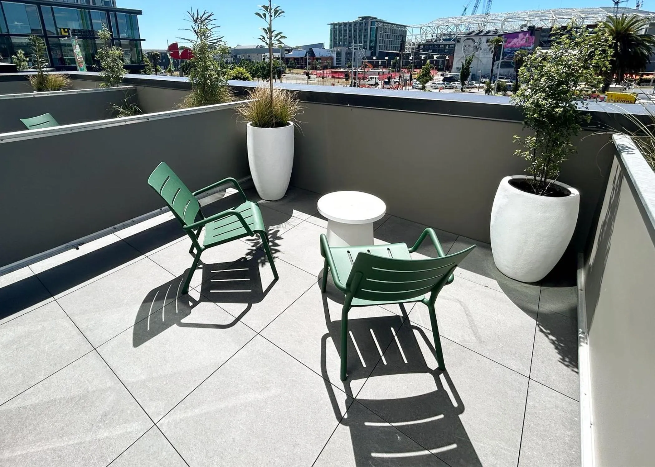 Superior Queen Room with Balcony in Drifter Christchurch