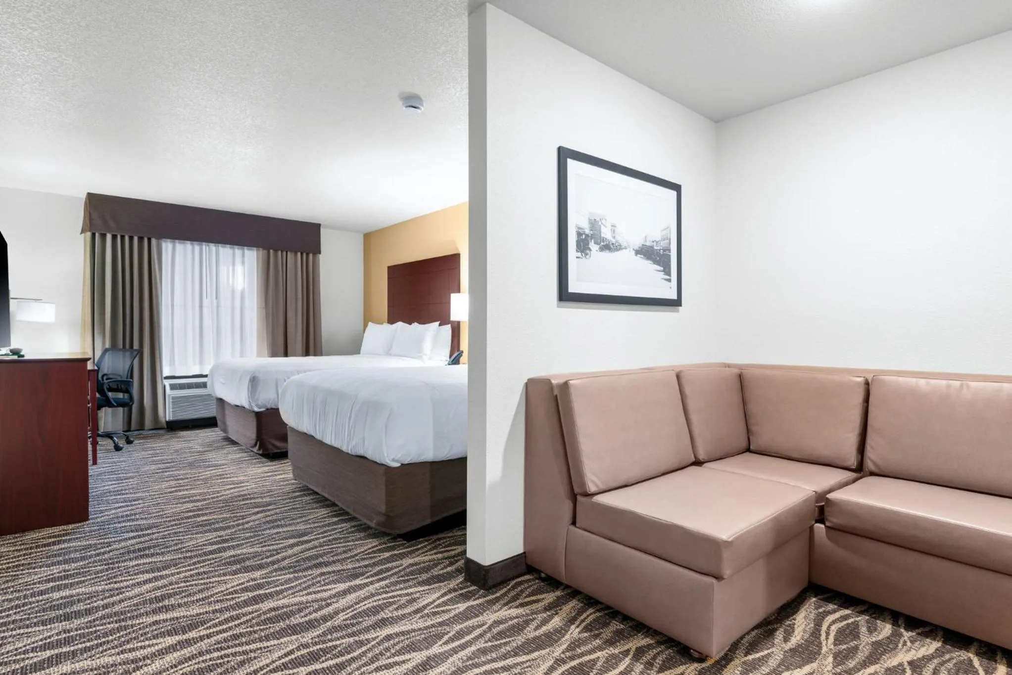 Queen Studio in Cobblestone Hotel & Suites - Lynden