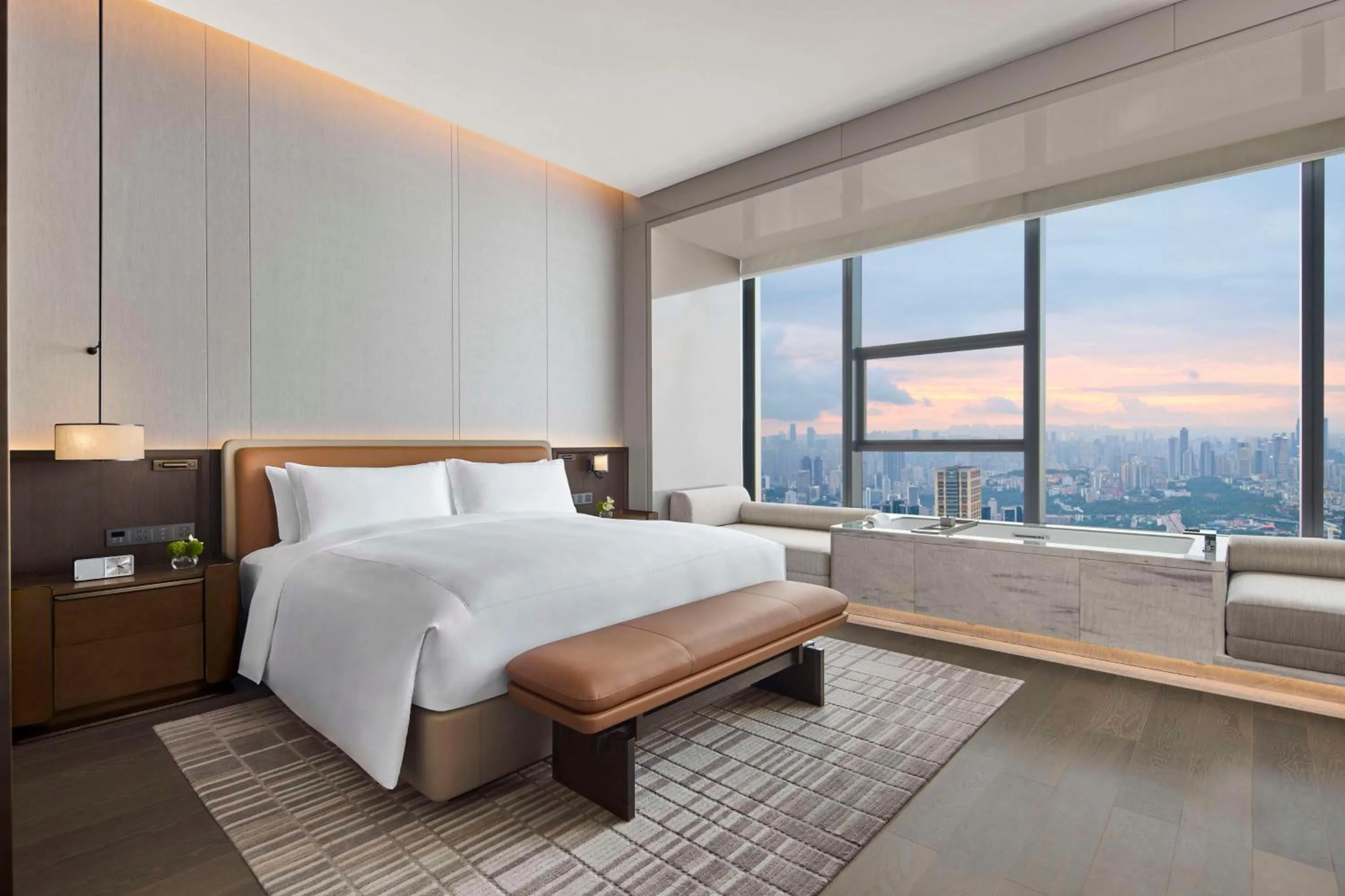 Deluxe King Room with Floating Bath and View in Conrad Chongqing - Indulge in the magical 8D city landscape