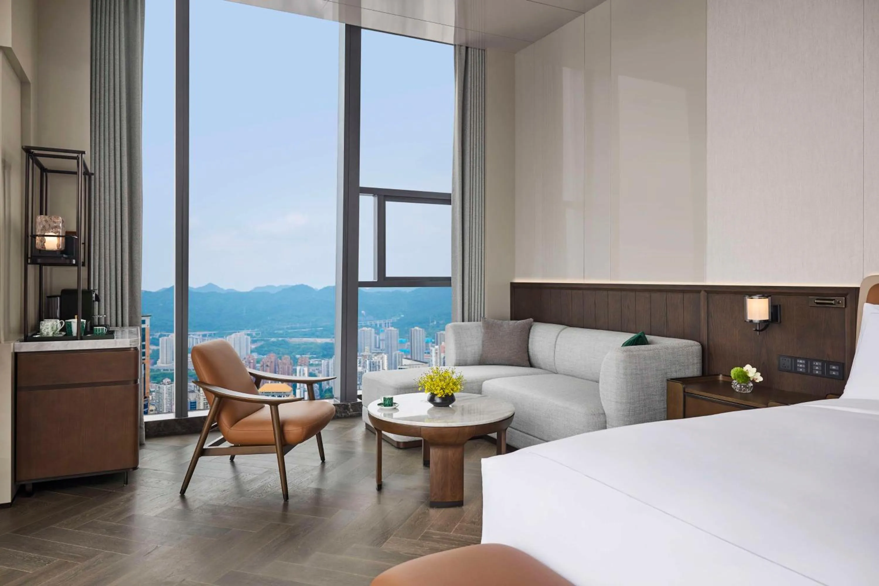 Premium King Room in Conrad Chongqing - Indulge in the magical 8D city landscape