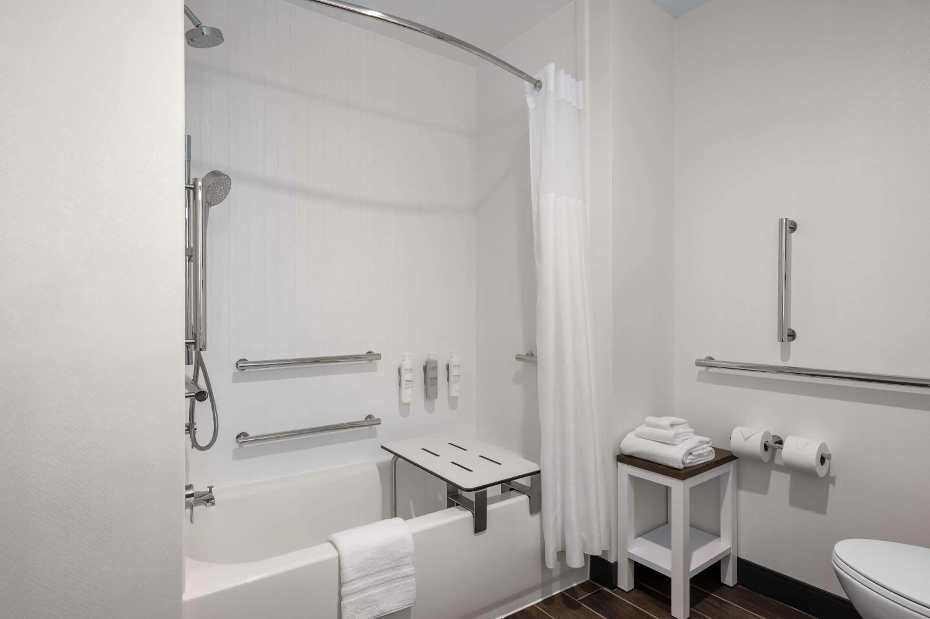 King Room with Tub - Mobility Access in Hampton Inn & Suites by Hilton Pittsboro
