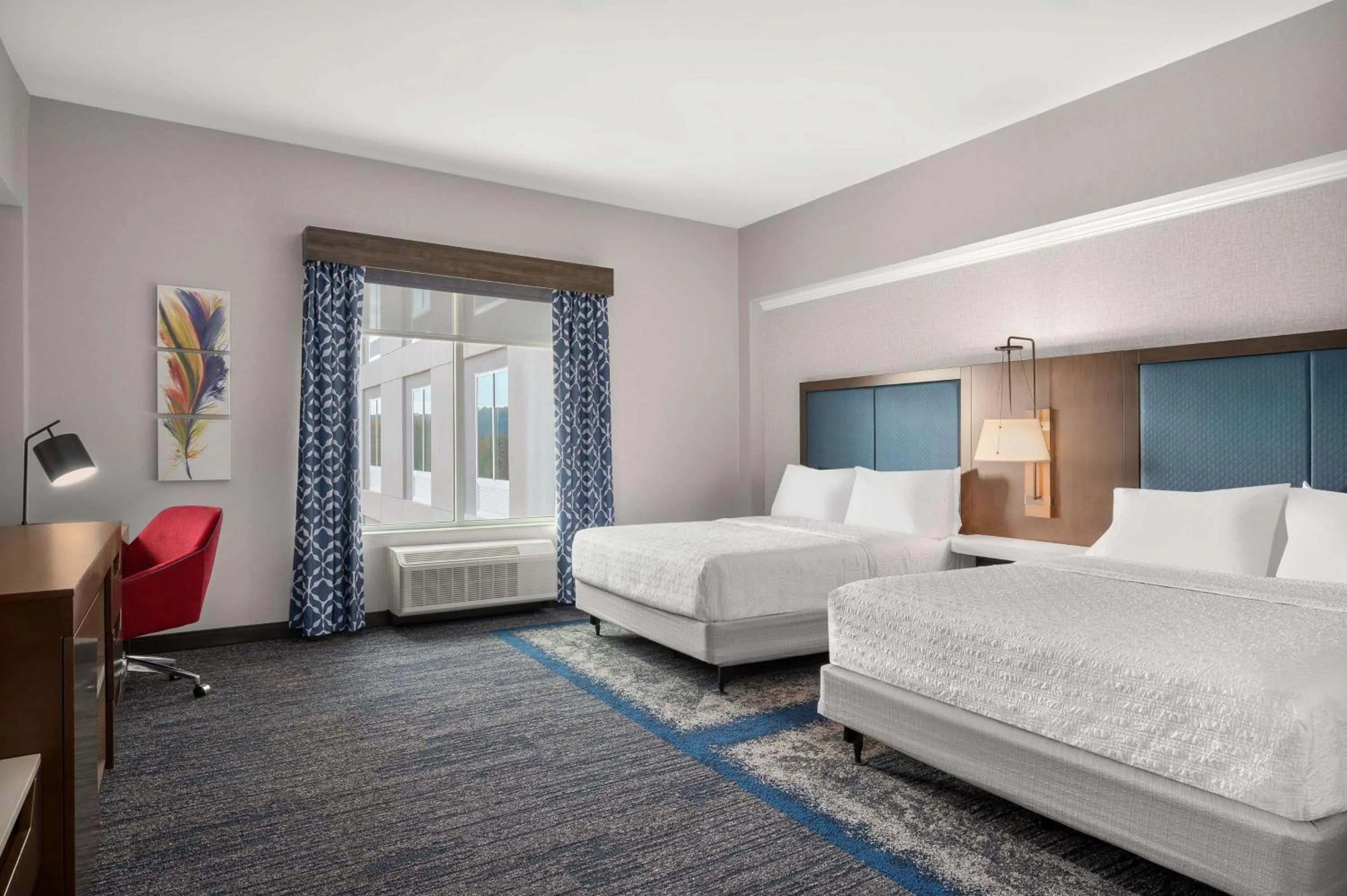 Queen Room with Two Queen Beds in Hampton Inn & Suites by Hilton Pittsboro