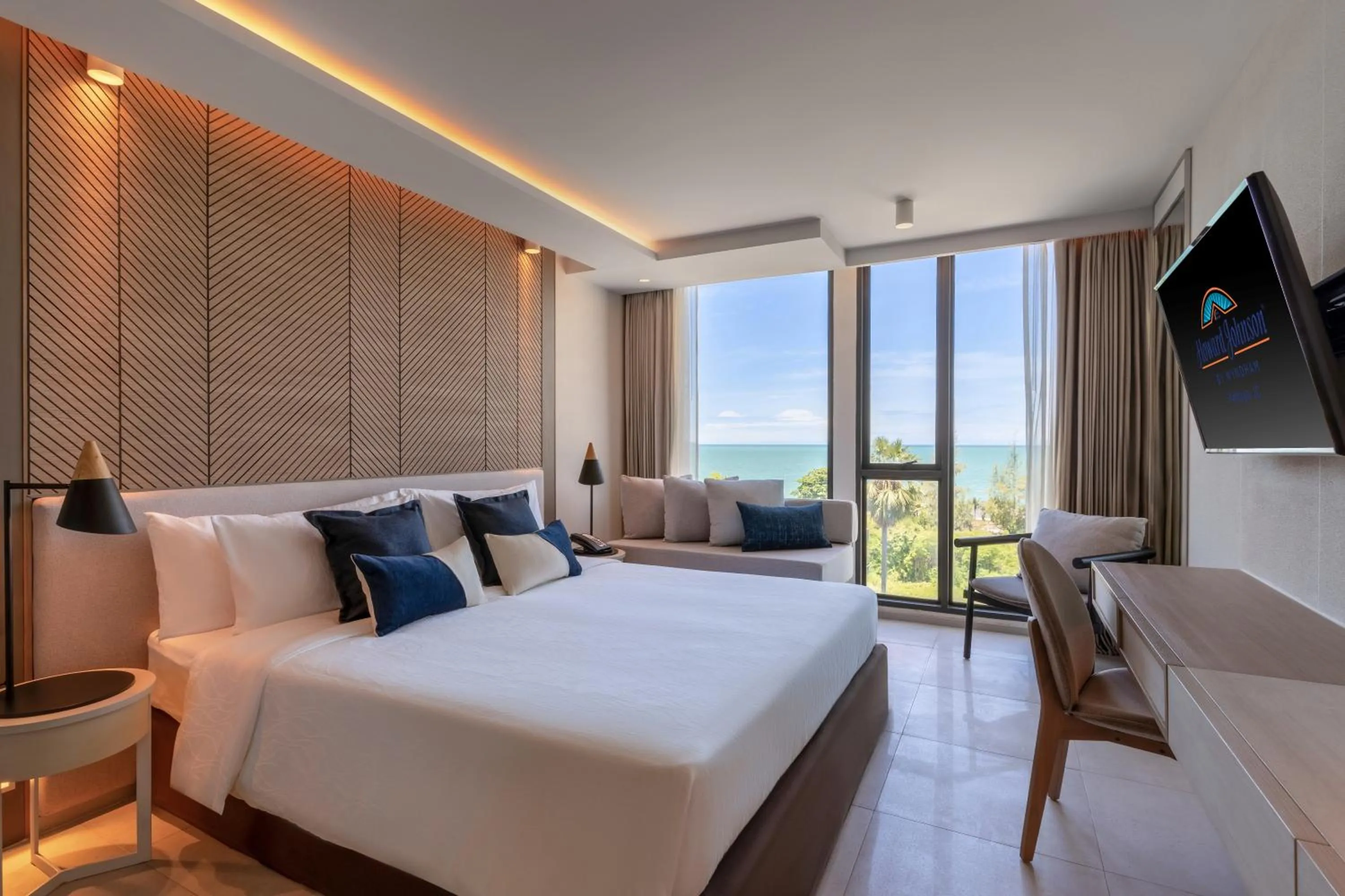 Superior King Room with Ocean View - Non-Smoking in Howard Johnson by Wyndham Pattaya JC