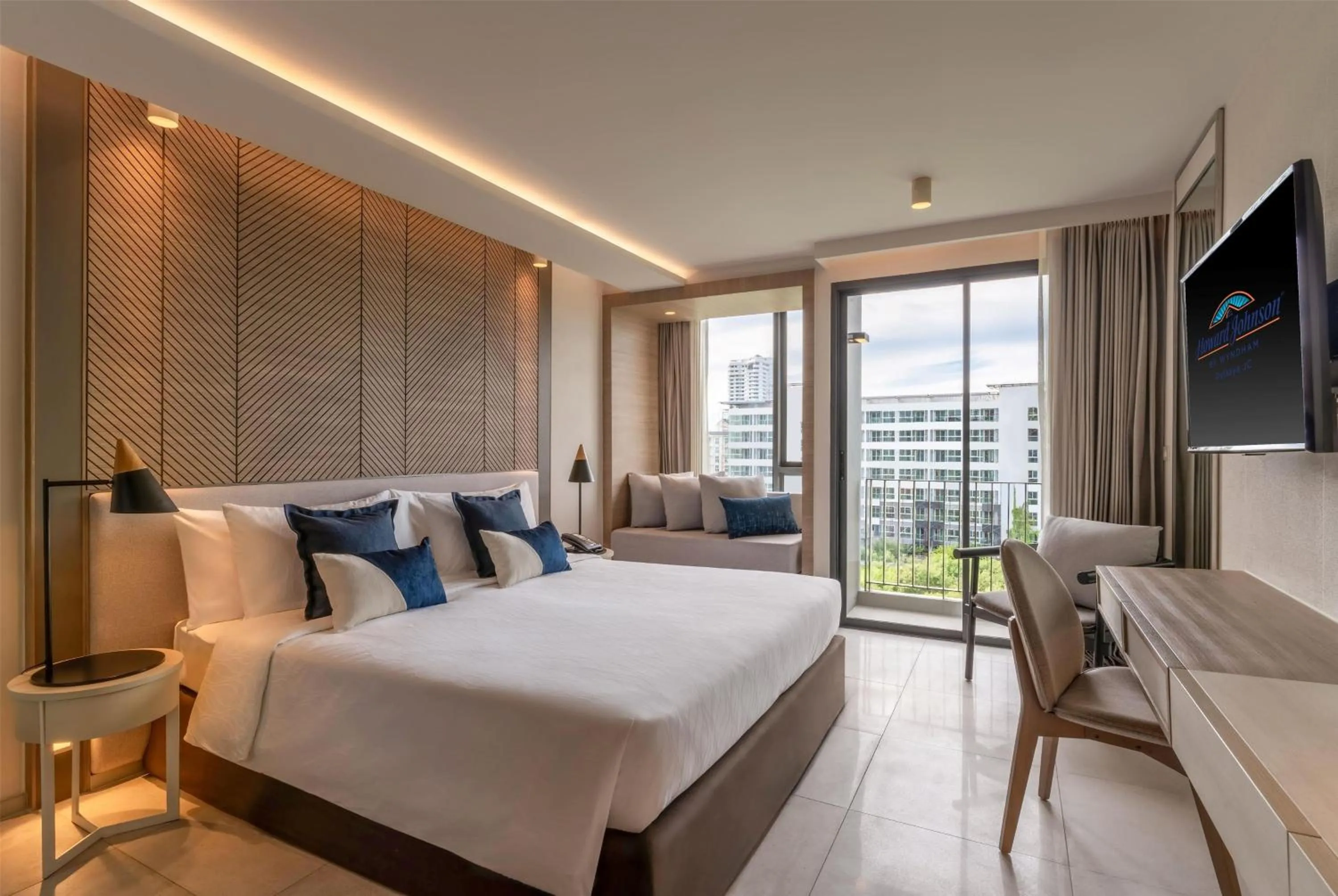 Superior King Room with Balcony - Non-Smoking in Howard Johnson by Wyndham Pattaya JC