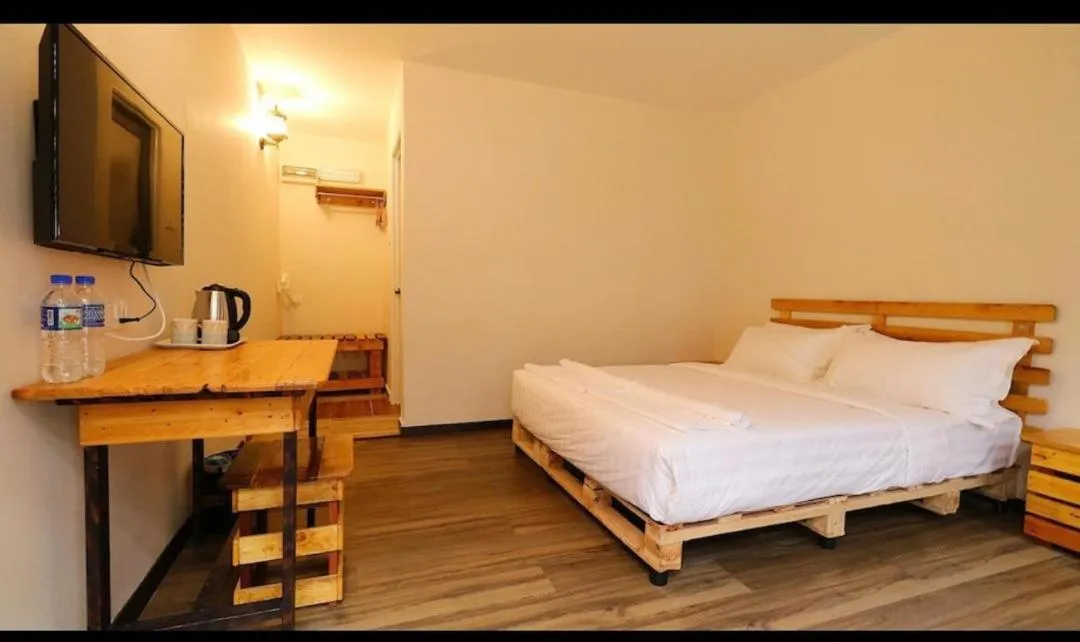 Deluxe Queen Room in Kea Garden Guest House