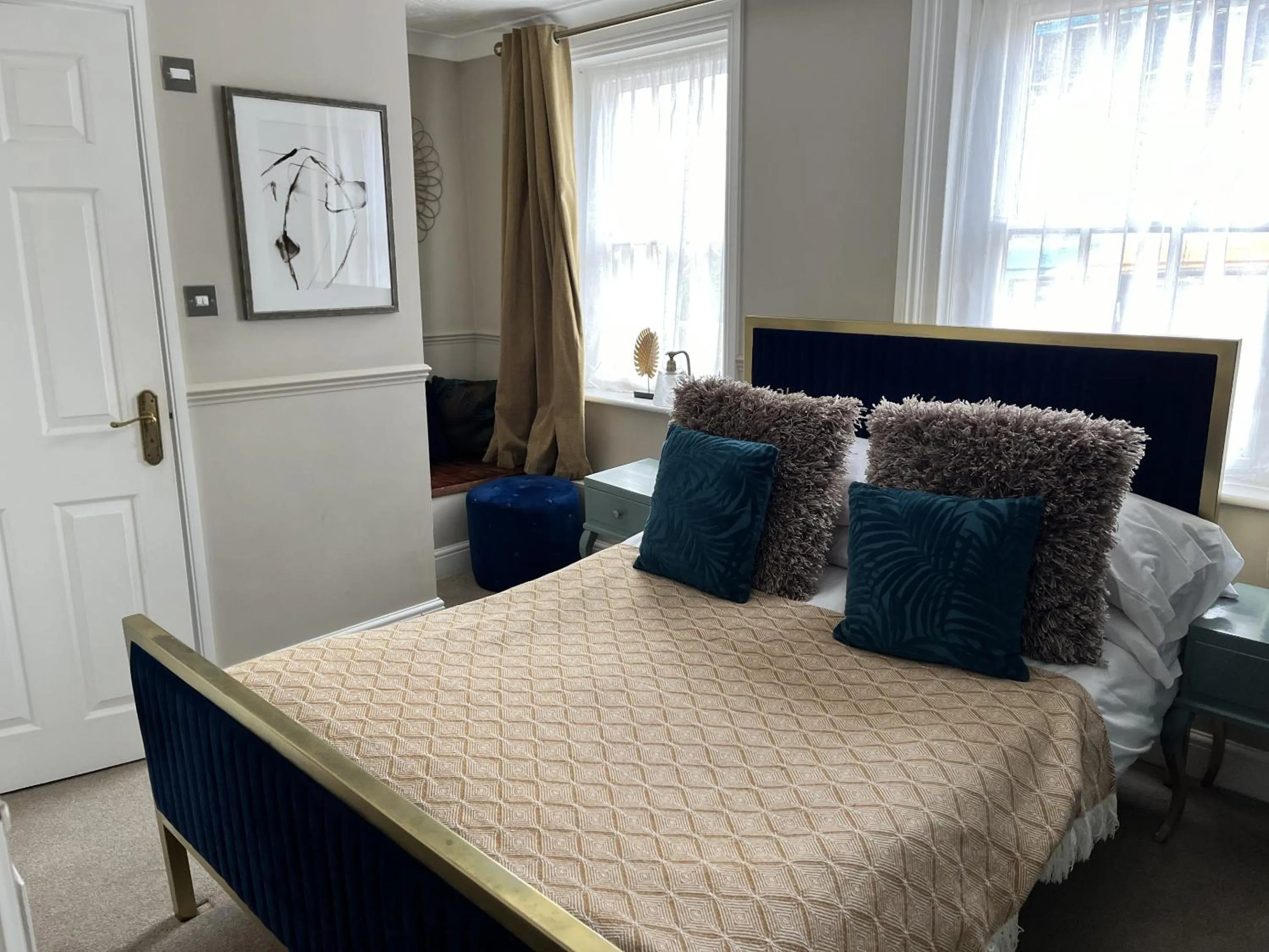 Double Room with Private Bathroom in The Ship Hotel