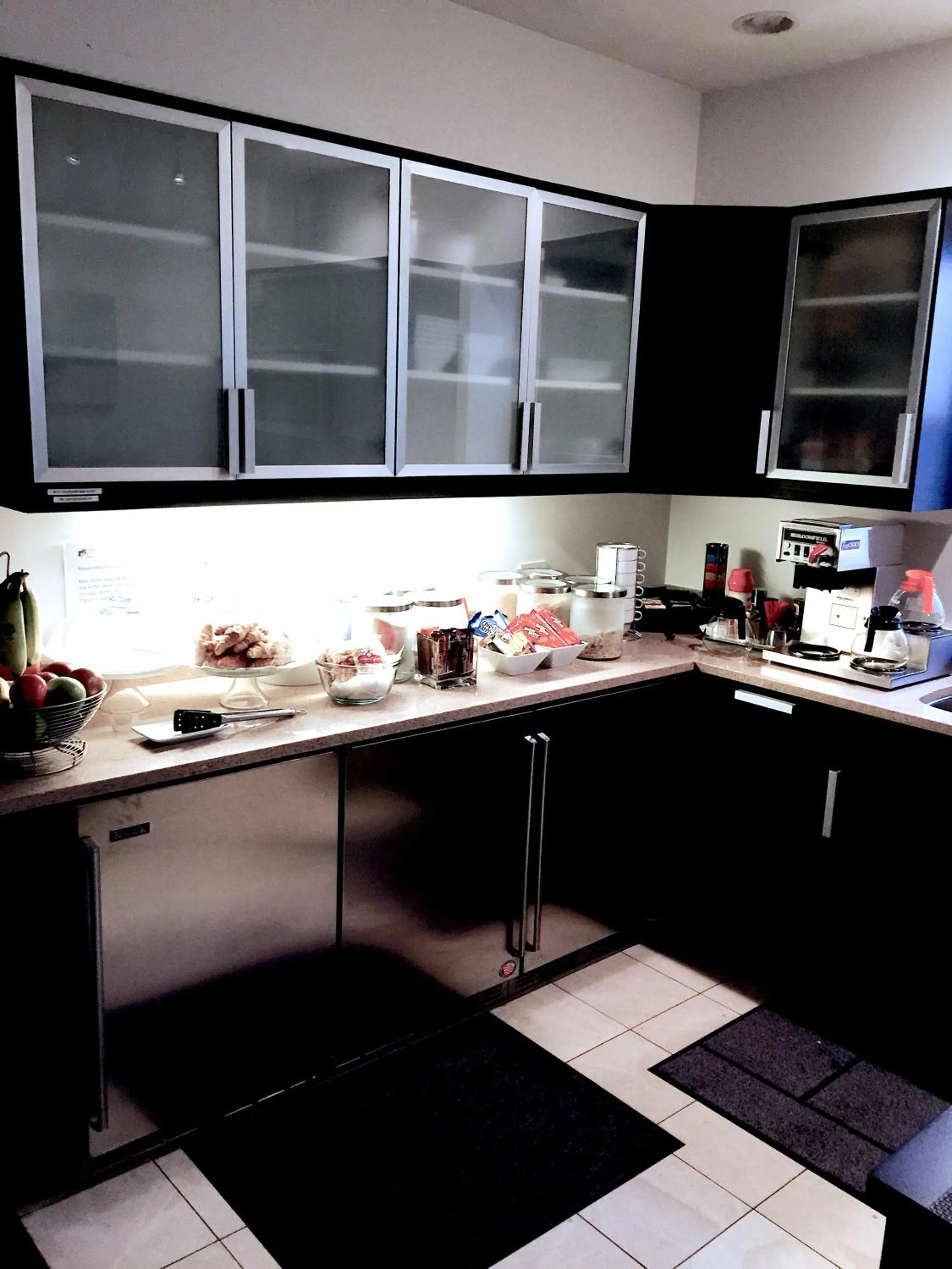 King Room 1 in House 5863- Chicago's Premier Bed and Breakfast