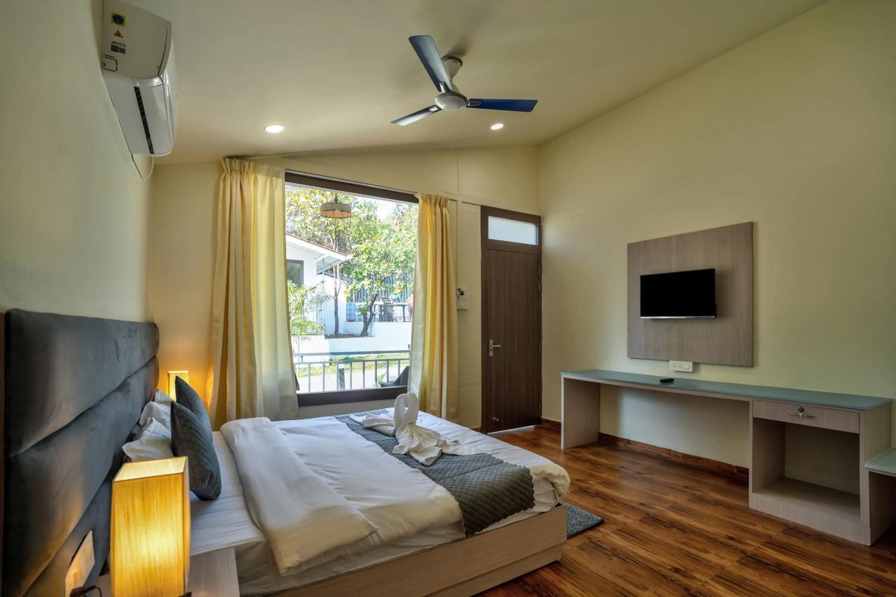 Double Room with Pool View in Amore Serenity Resort