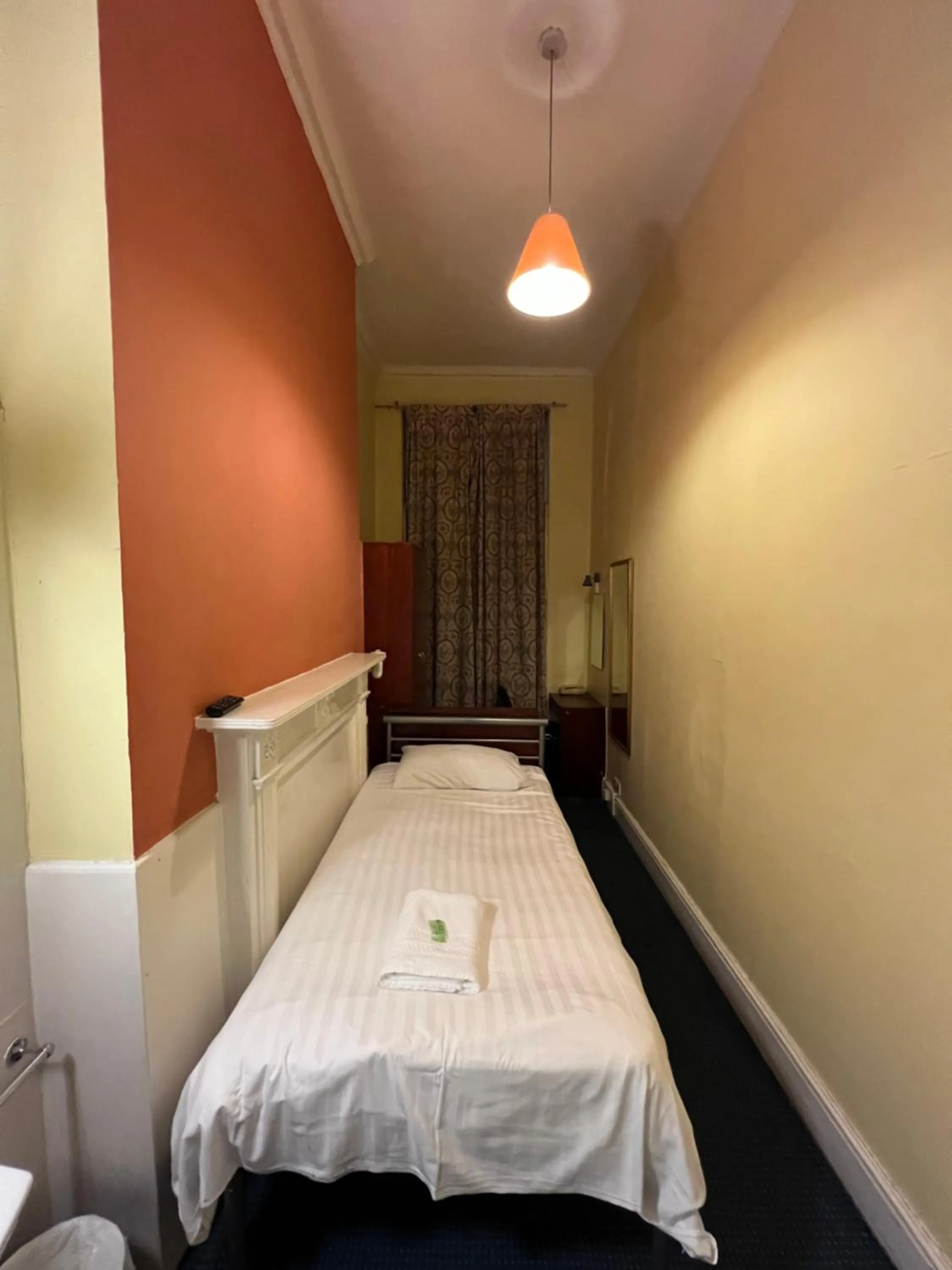 Single Room with Shared Bathroom in Gresham Hotel Bloomsbury