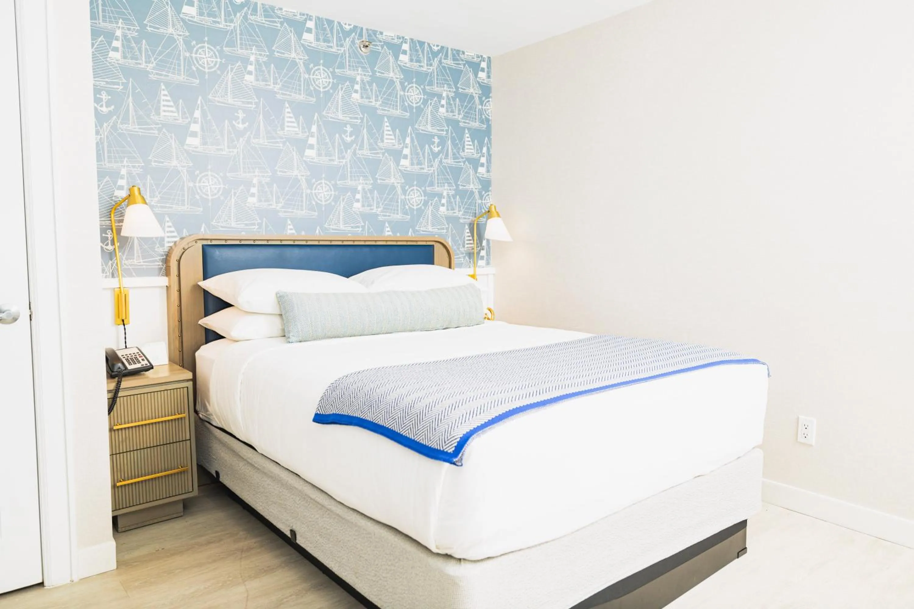 Standard Queen Room in Danfords Hotel & Marina