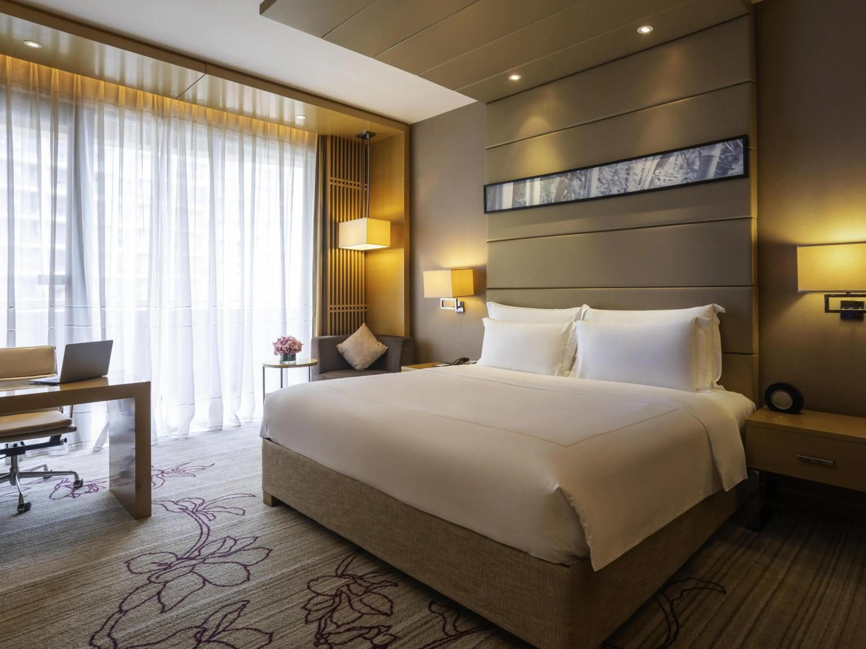 Superior King Suite in Pullman Foshan Shunde