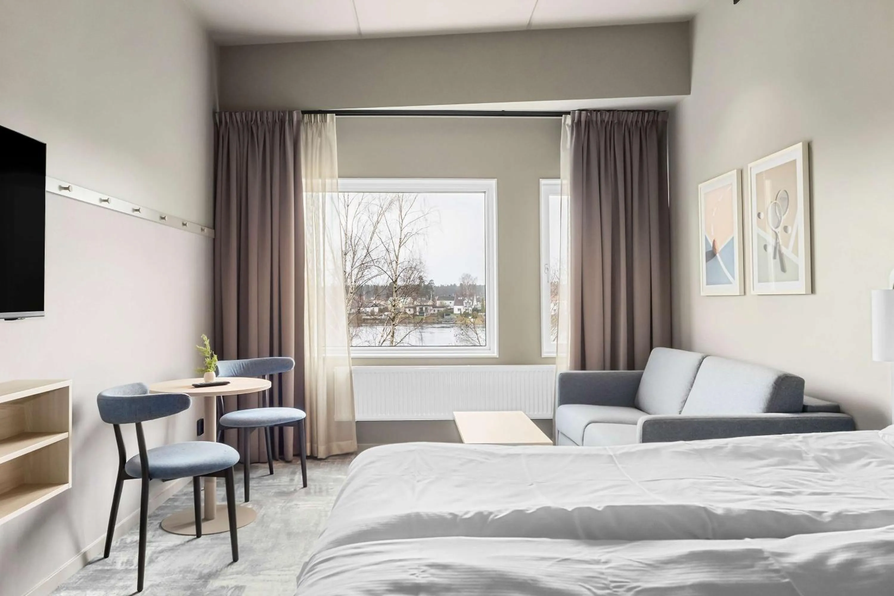 Family King Room with Sofa Bed and Sea View in Aiden by Best Western Karlstad Arena