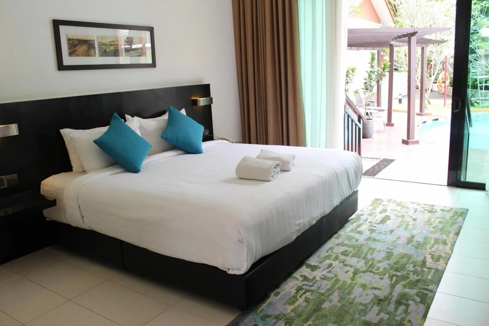 King Room with Pool View in Espira Kinrara