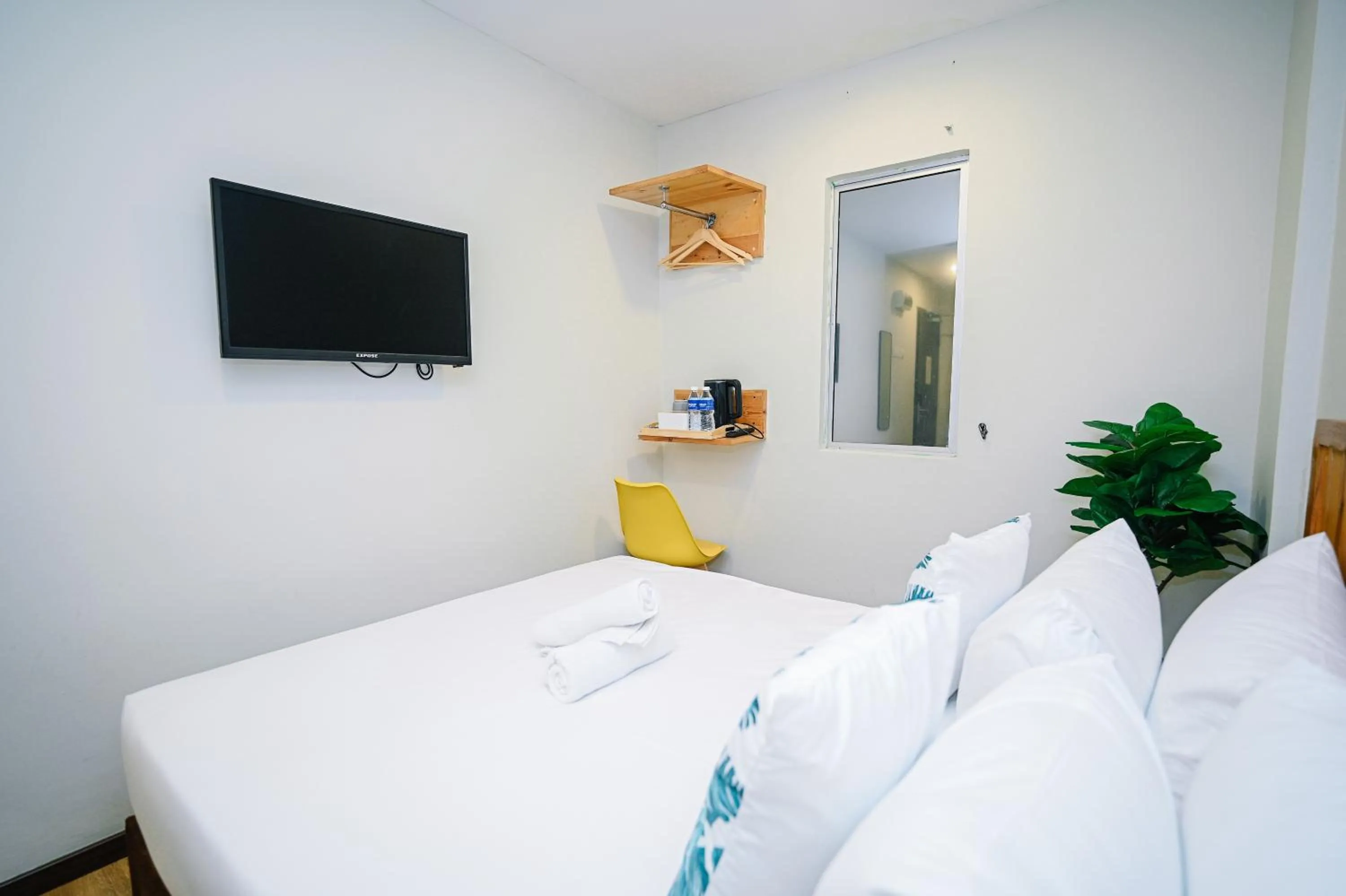 Standard Queen Room in Swing & Pillows - Apple Hotel Shah Alam