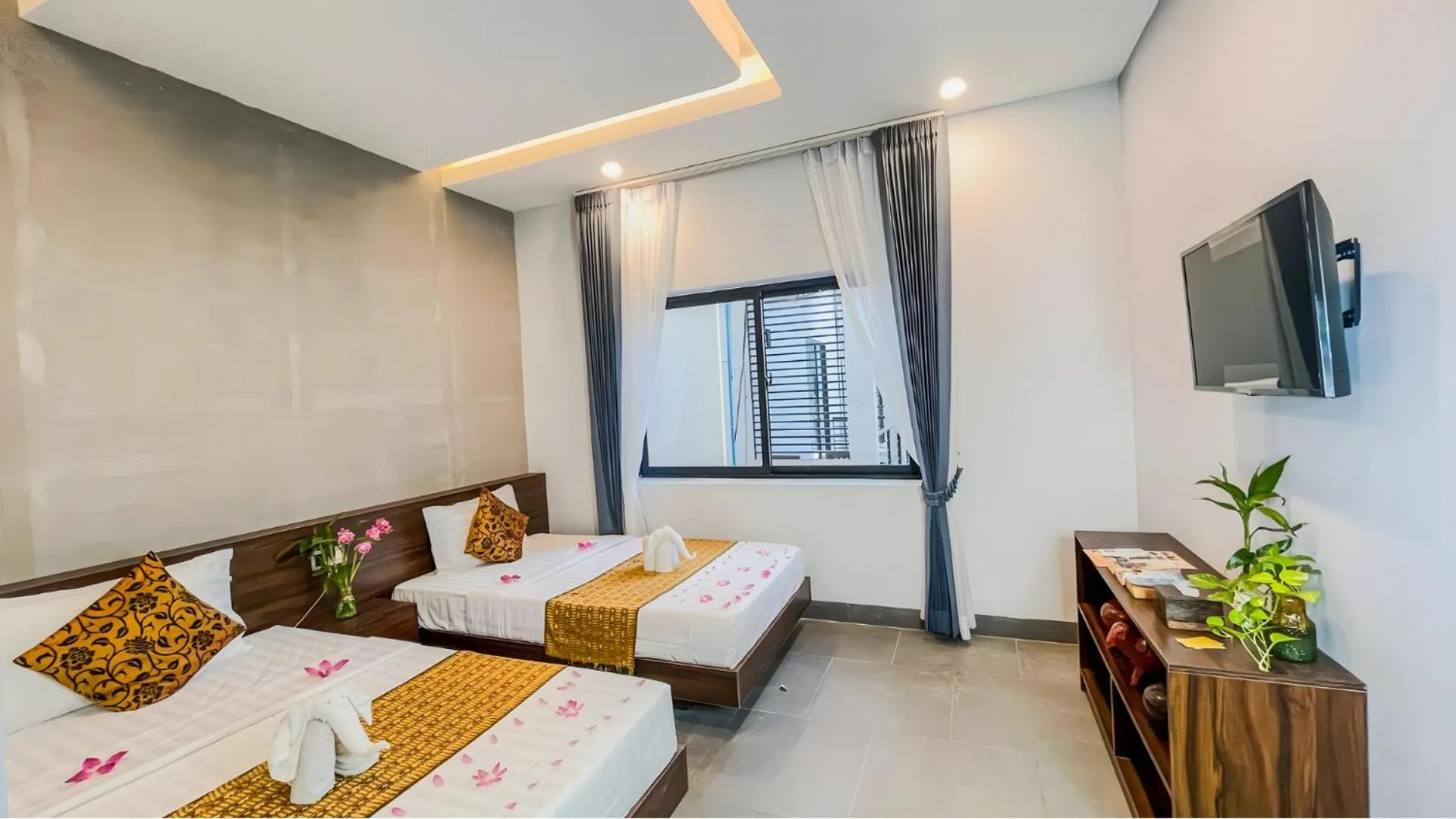 Deluxe Twin Room - Free Pick Up in The Luxury