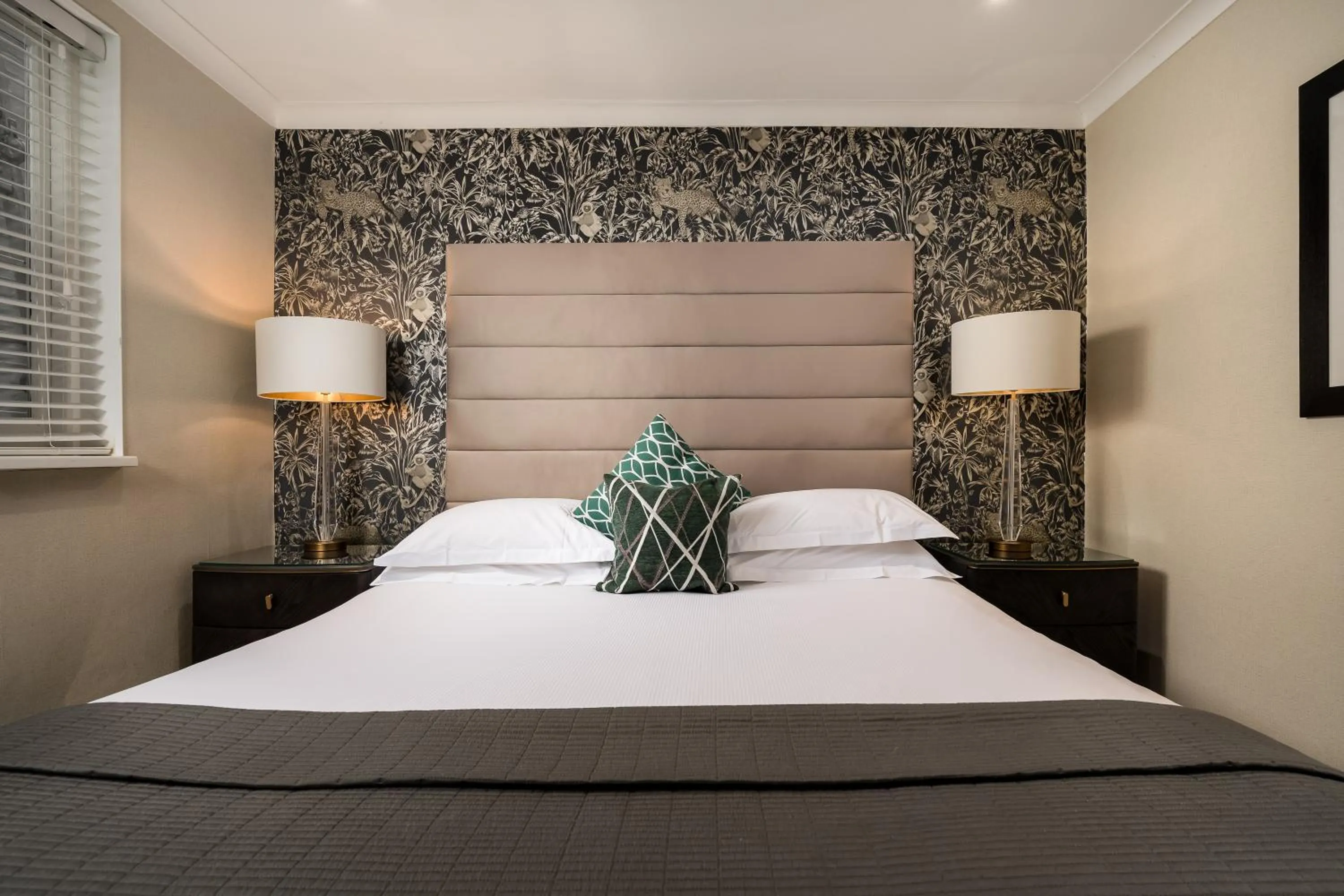 Deluxe Queen Room in The Beaufort