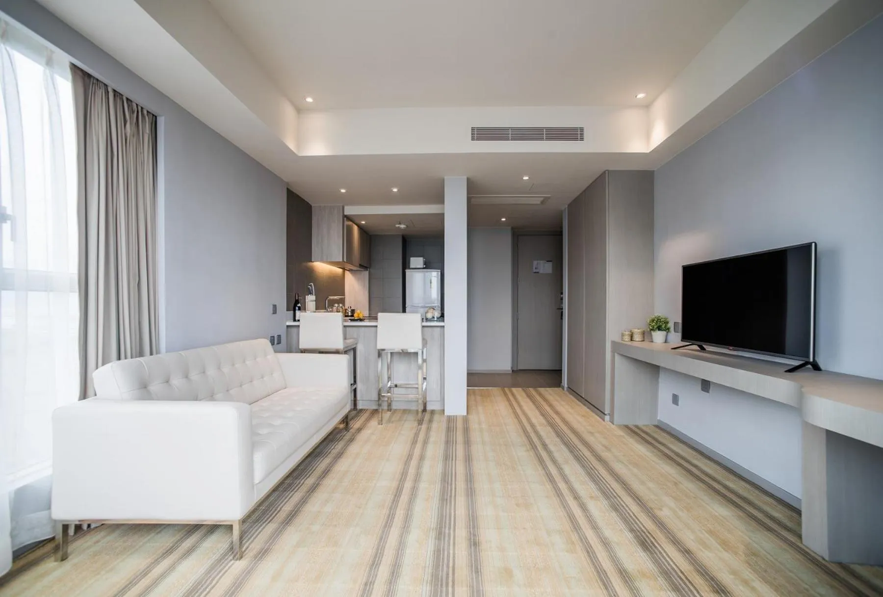 One-Bedroom Suite in One Dundas