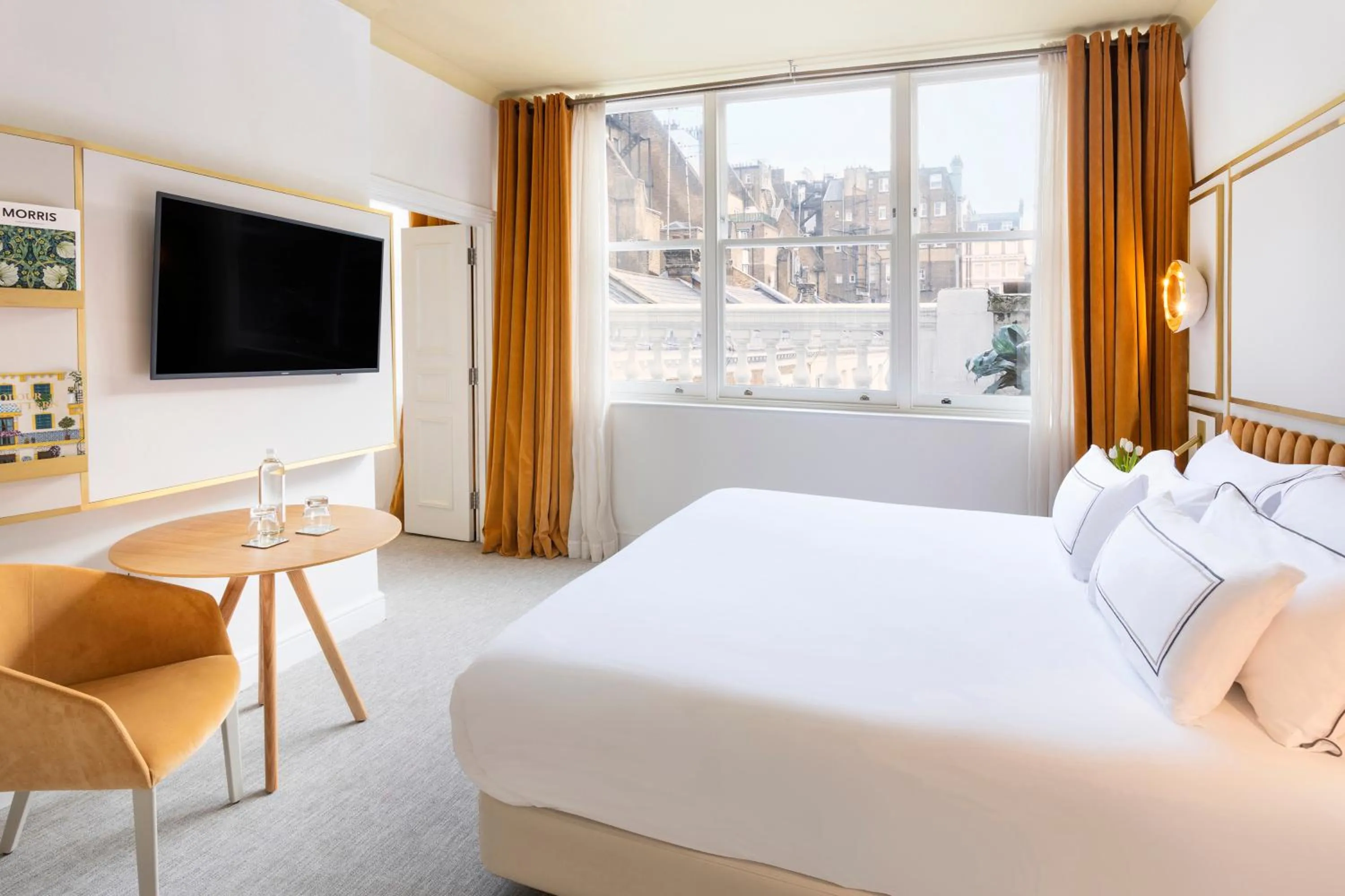 Honeysuckle Suite in Meliá London Kensington Member of Meliá Collection