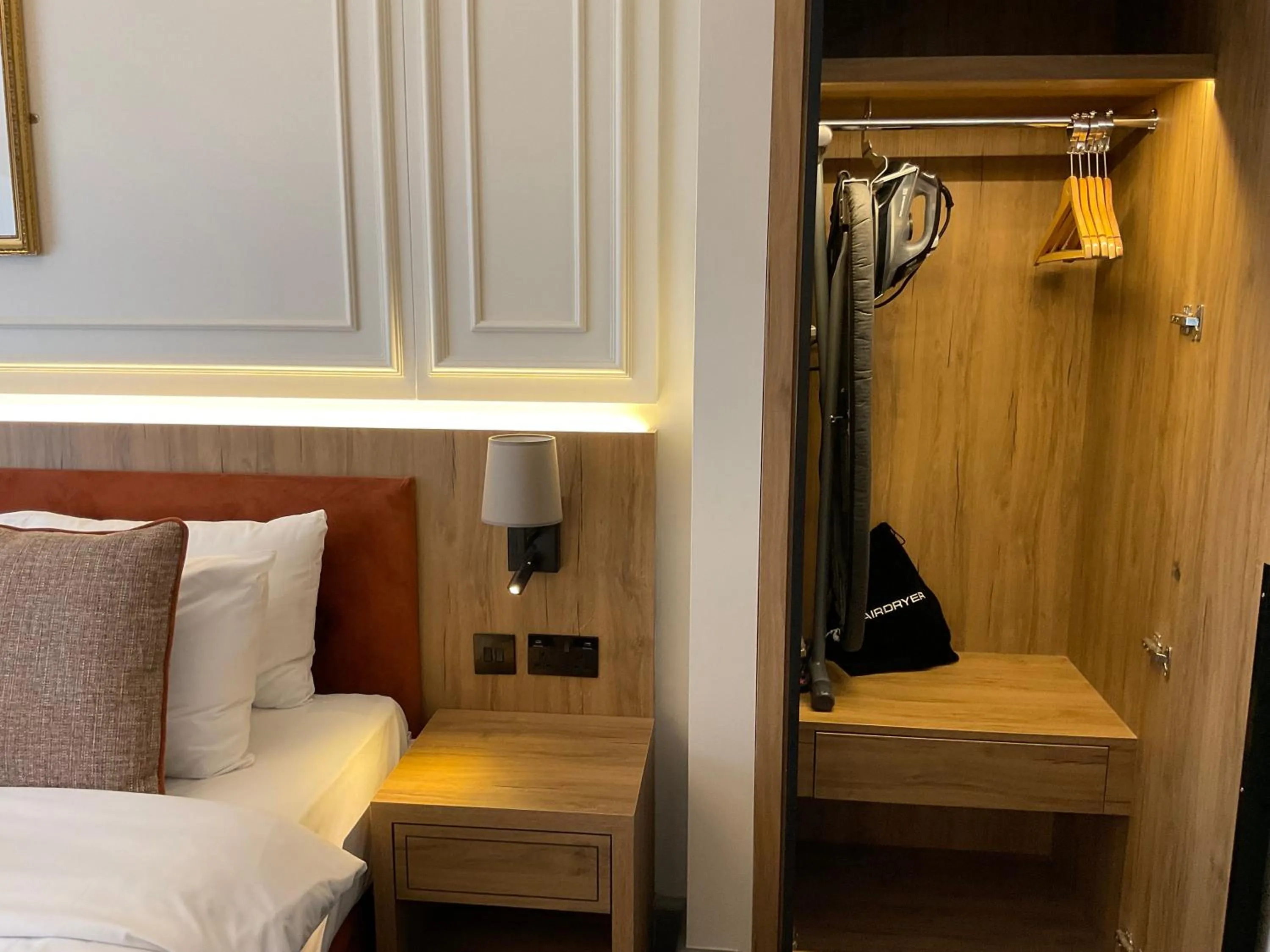 Superior Double Room with River View in Old Mill Hotel & Lodge