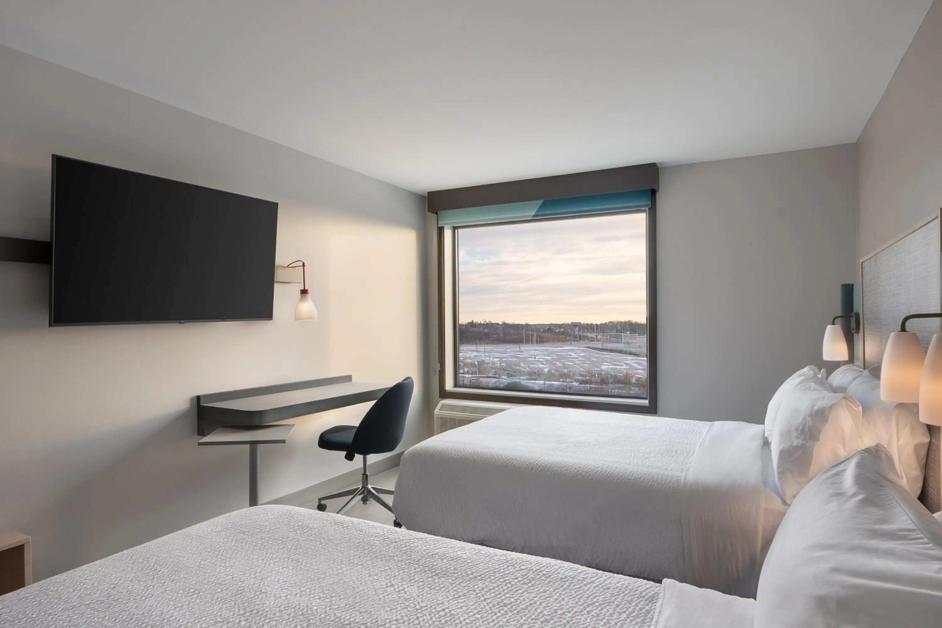 Standard Room with Two Queen Beds in avid hotel Oak Creek by IHG