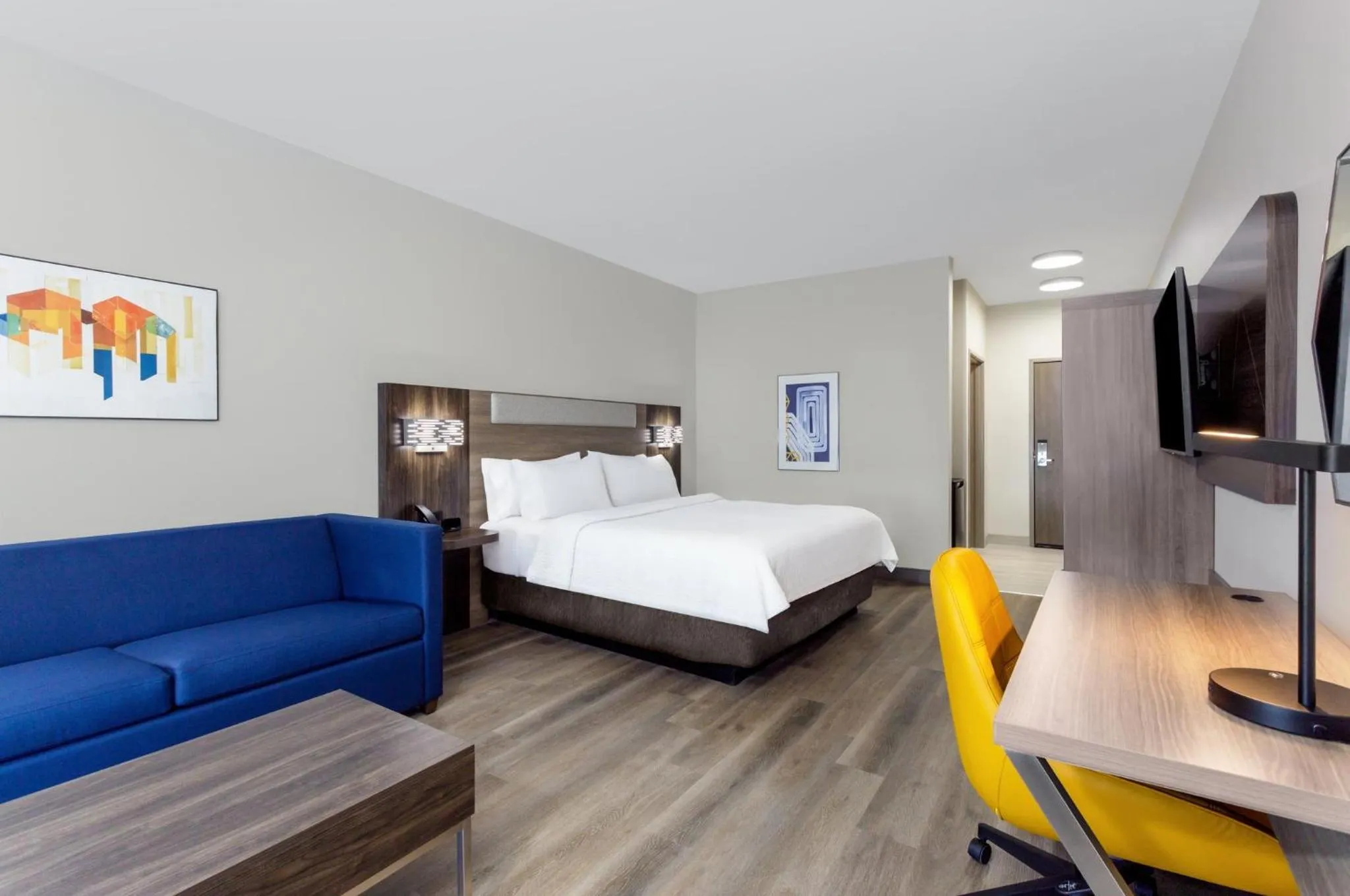 King Suite - Disability Access in Holiday Inn Express & Suites Macclenny by IHG
