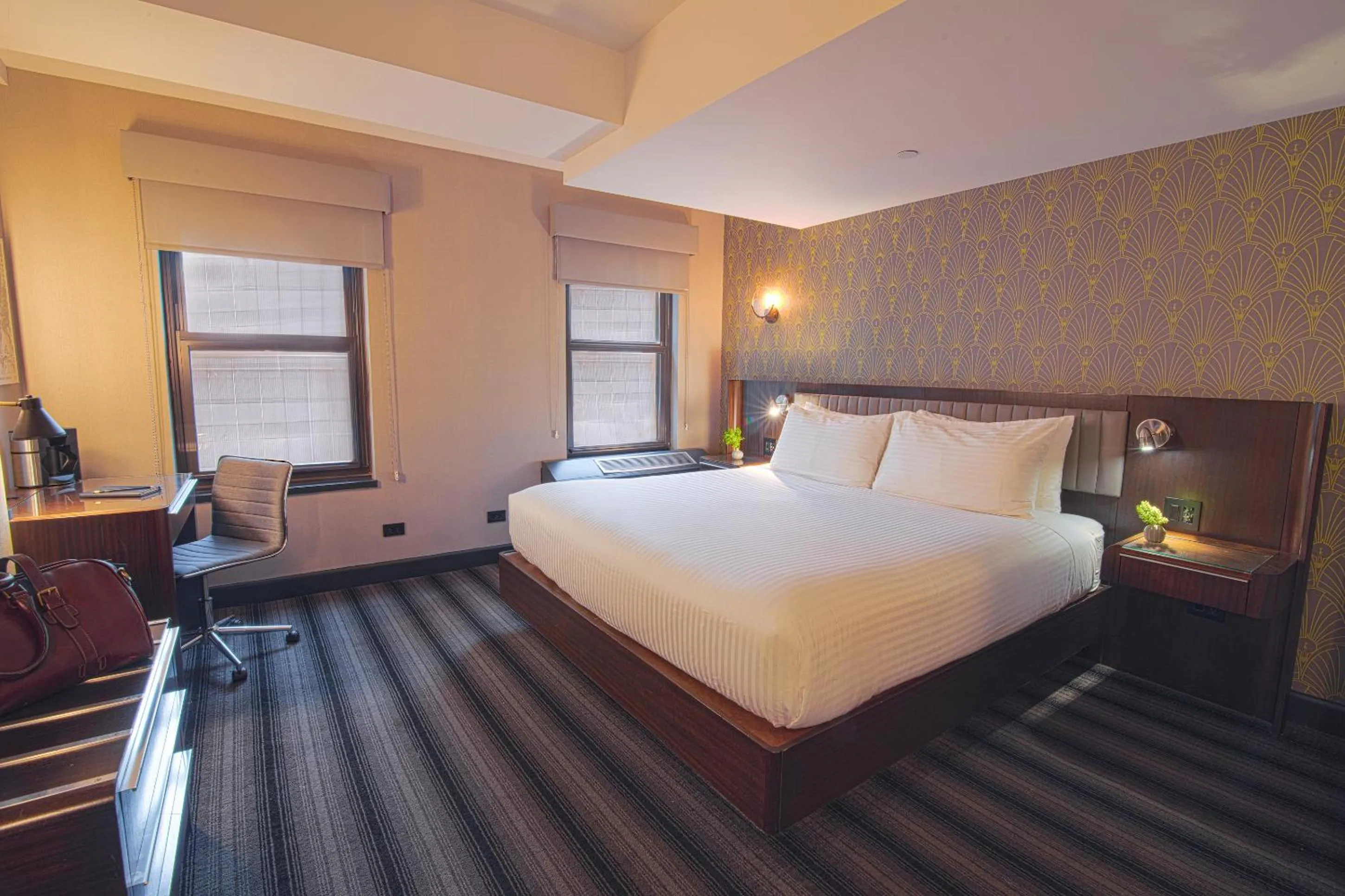 ADA 1 King Bedroom Suite in Hotel Edison Times Square