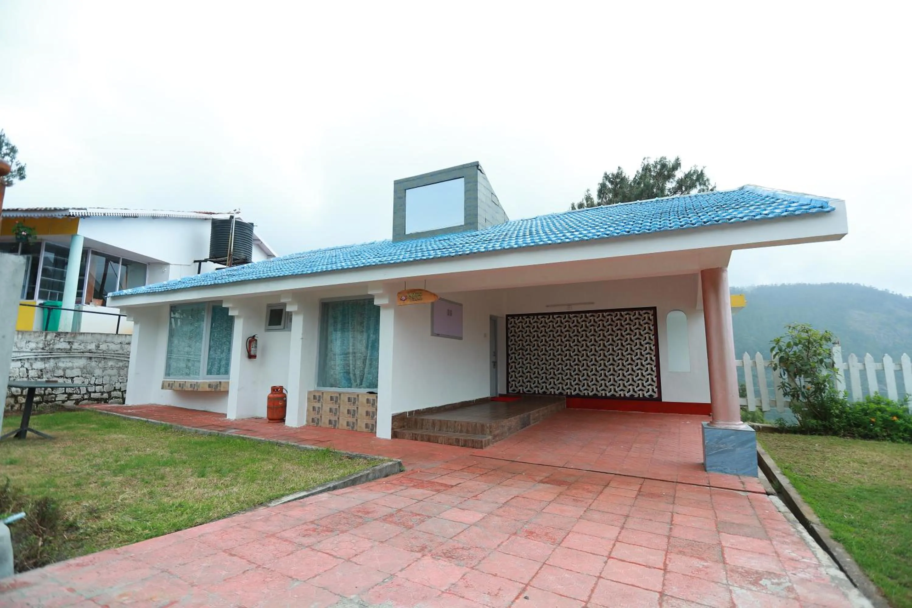 Deluxe Triple Room in Fortune Retreats