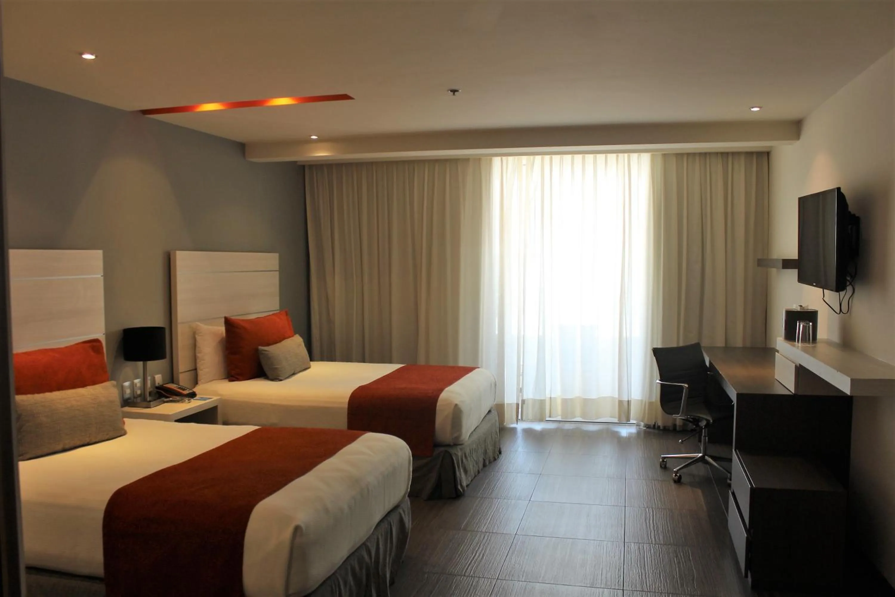 Deluxe Two Beds - Lagoon View in Real Inn Cancún