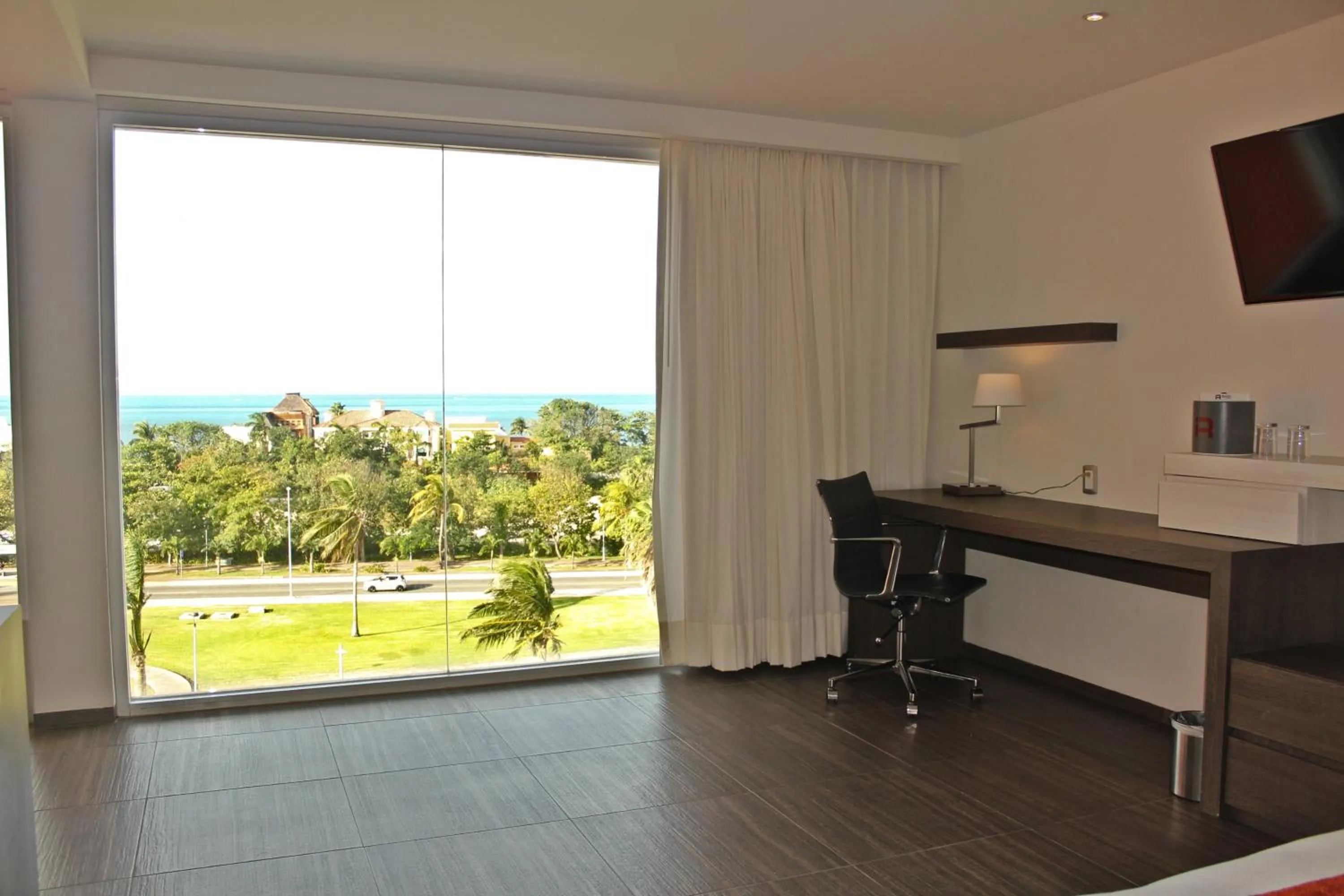 Junior Suite - Boulevard View in Real Inn Cancún