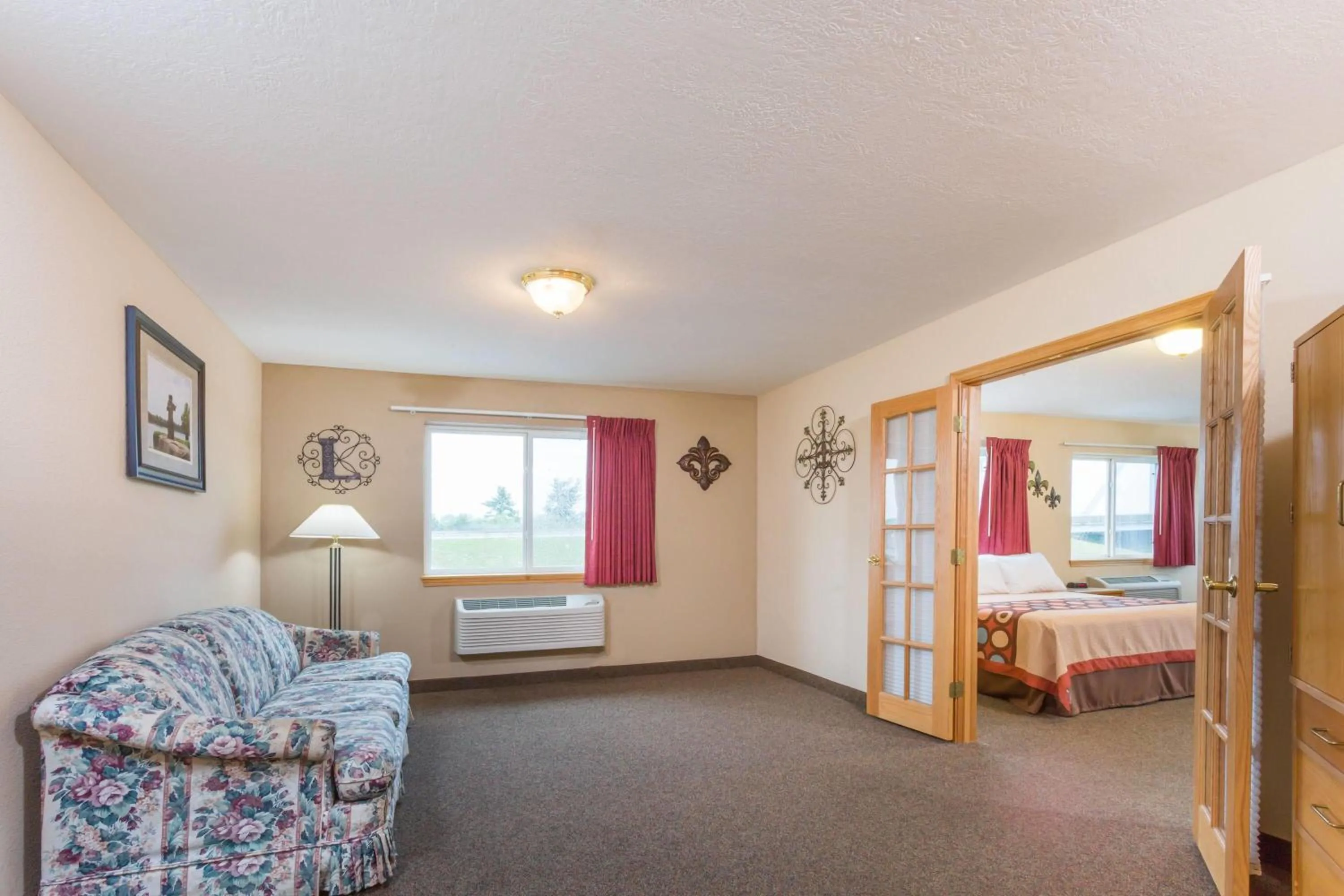 Executive King Suite with Balcony - Non -Smoking in Super 8 by Wyndham Gallipolis Pt Pleasant Area