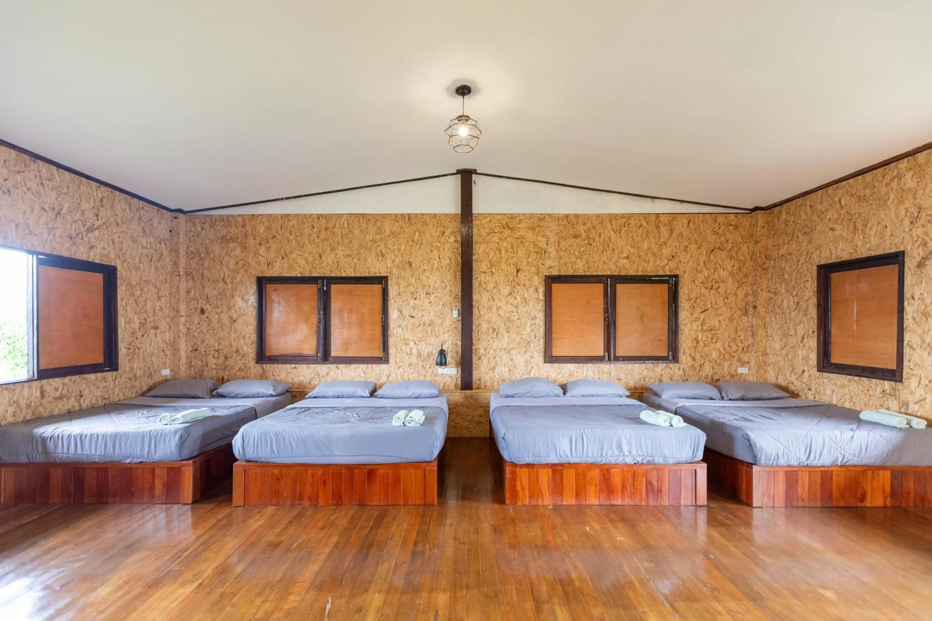 Deluxe Family Room in Parinya Hill Homestay & Cafe Koh Larn