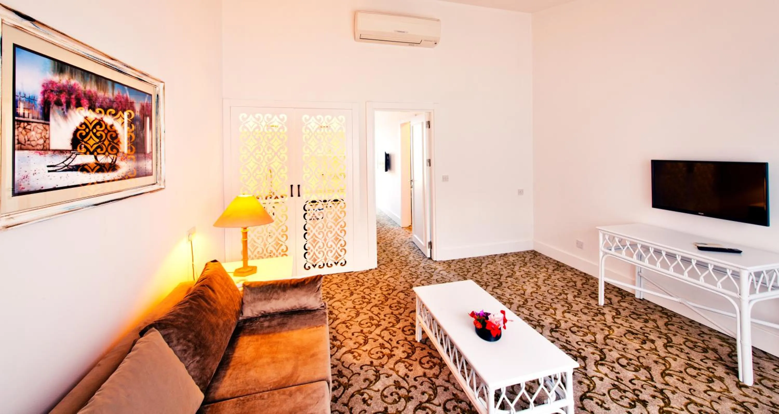 Deluxe Triple Room in The Olive Tree Hotel