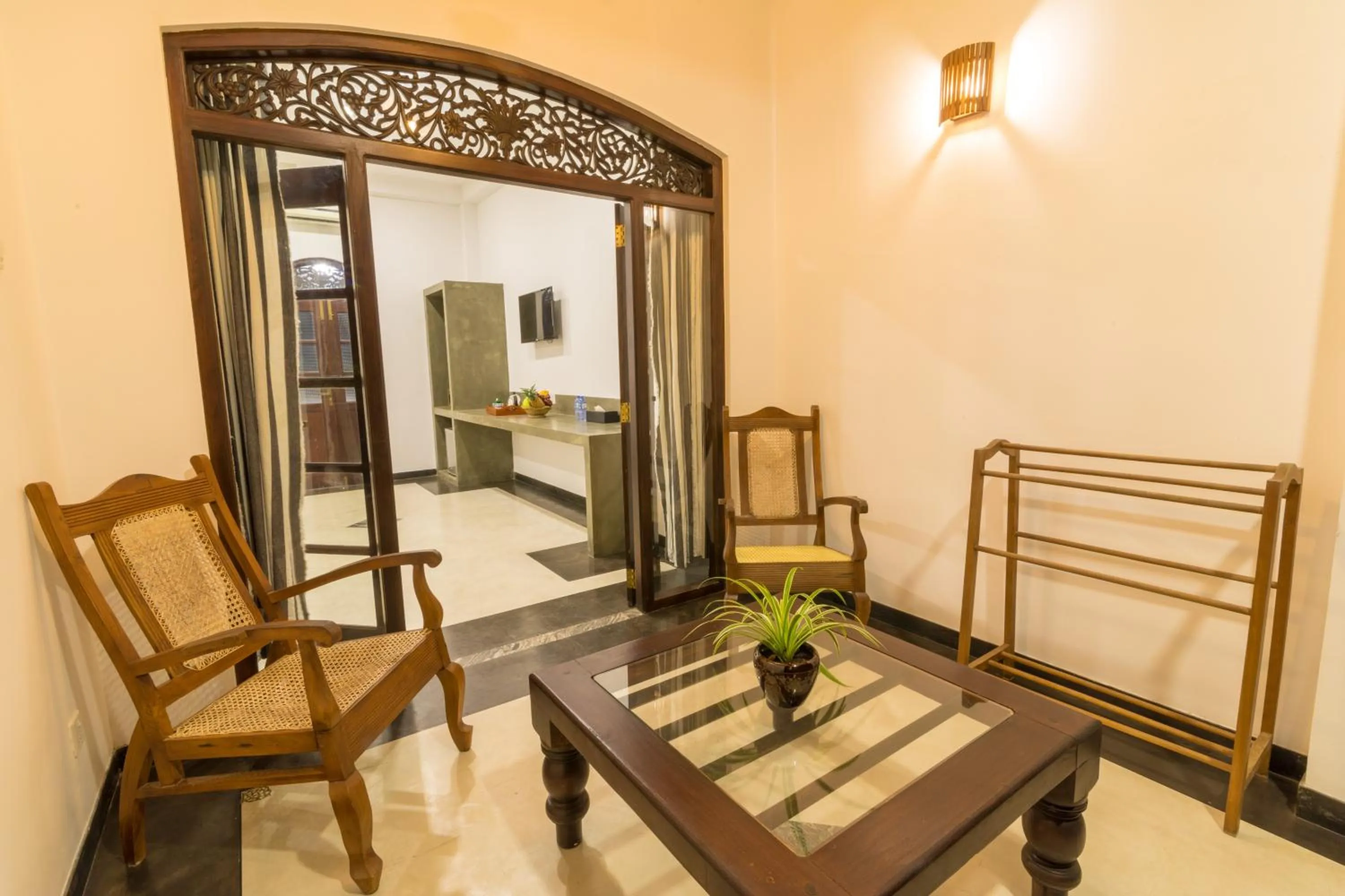 Deluxe Double Room with Balcony in Green Villa Unawatuna
